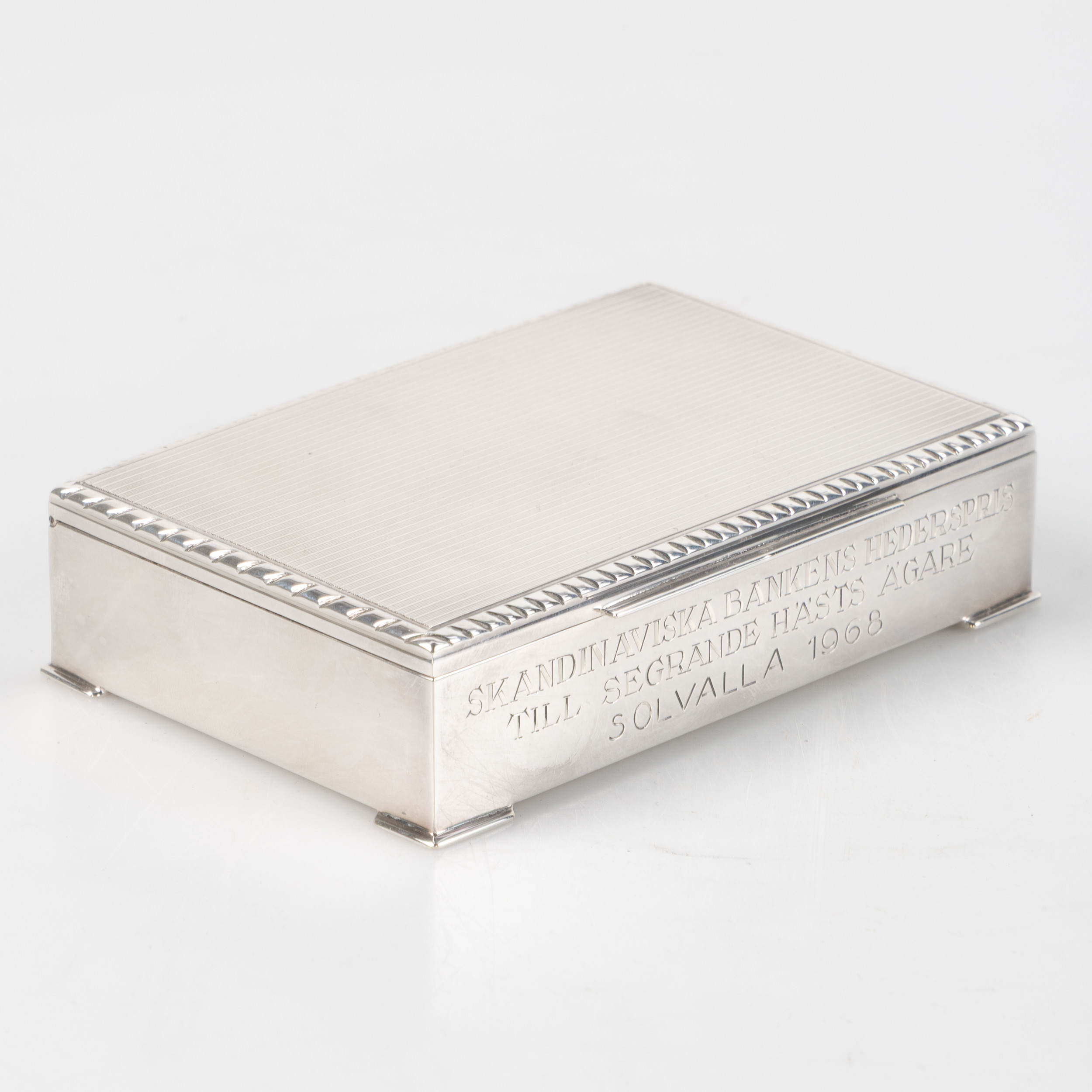 CIGARETTSKRIN, silver med träbotten, svenska importstämplar.