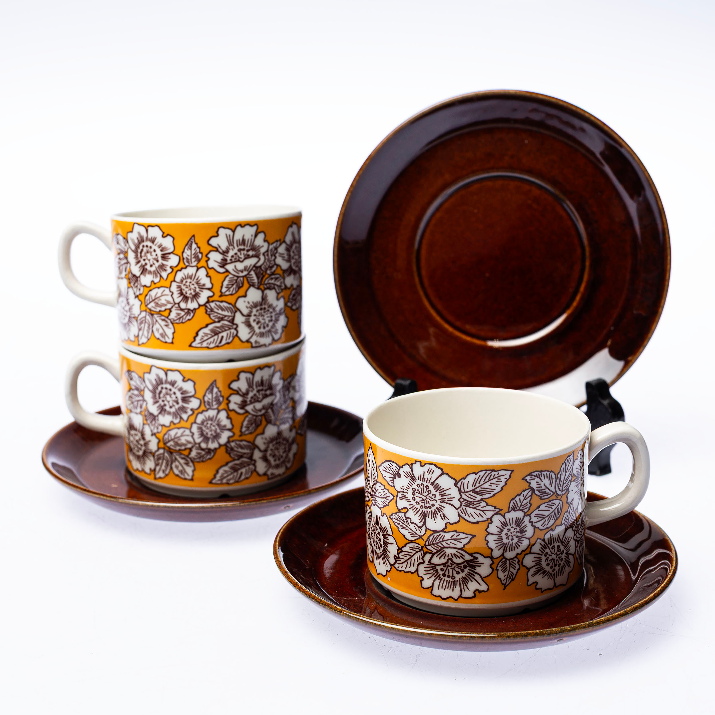 KAFFEKOPPAR MED FAT, 6 delar, "Flora", Gefle Porslinsfabrik.