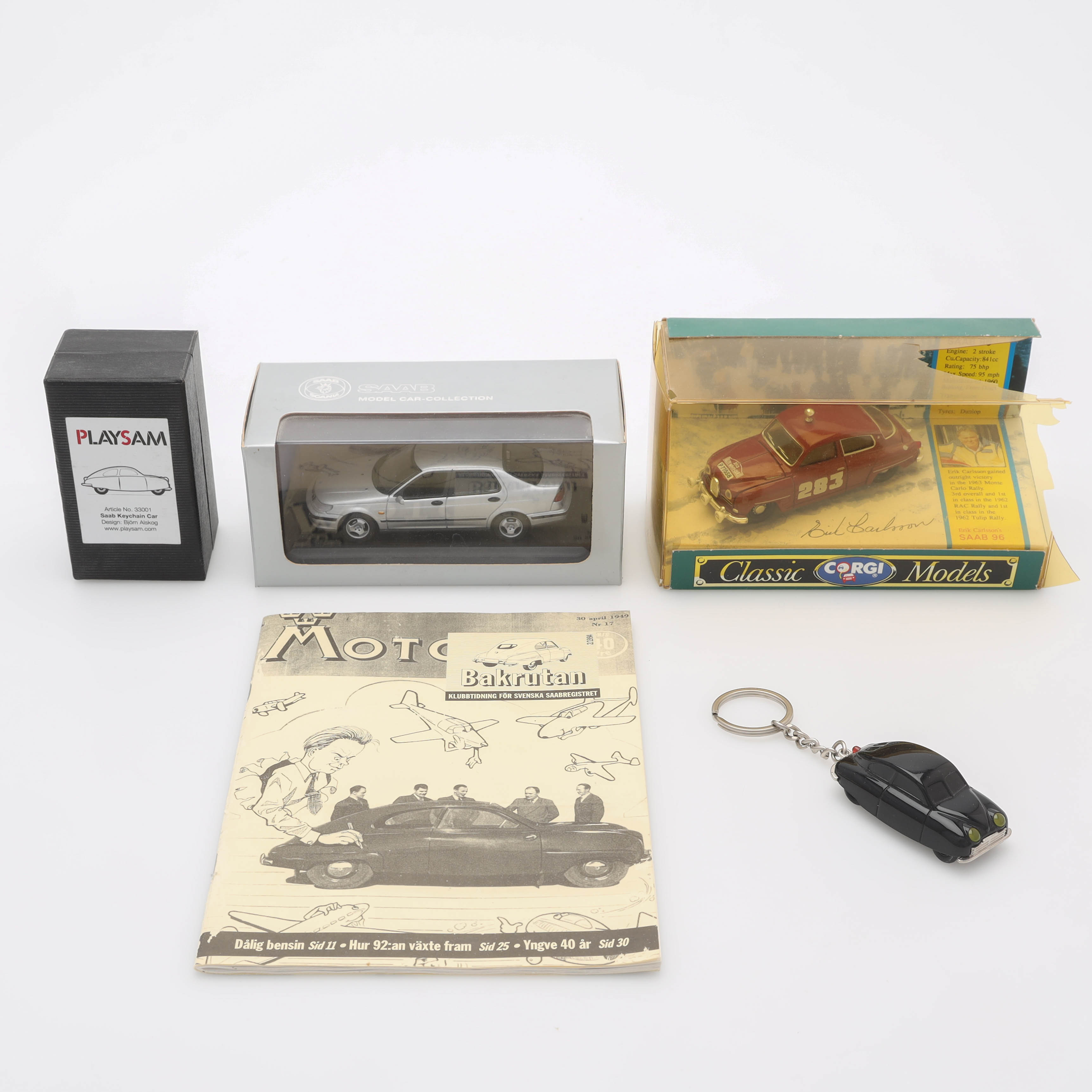 MODELLBILAR, NYCKELRING samt KATALOG, 4 delar, Corgi Classic Saab 96 & Saab 9-5 Aero.