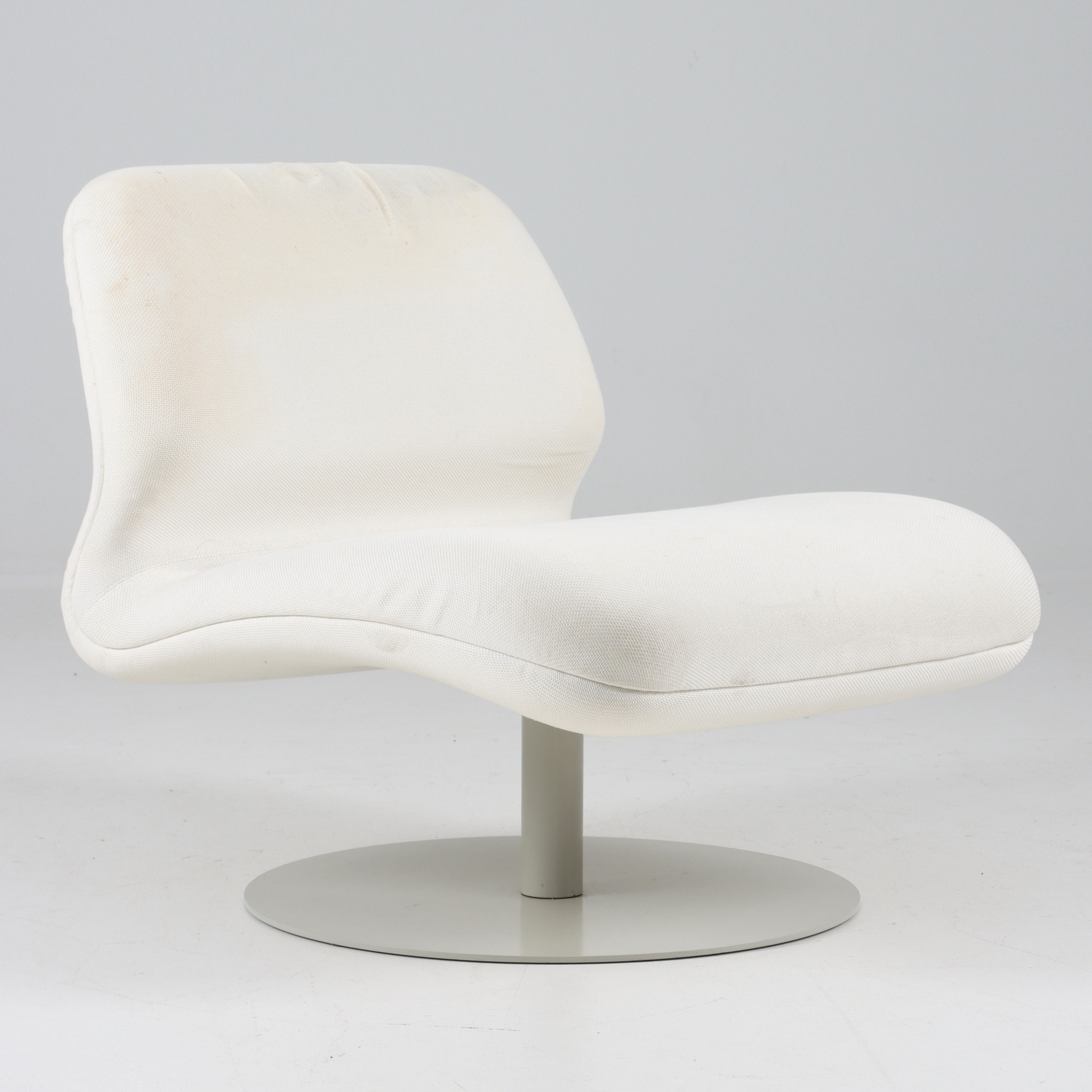 MORTEN VOSS. Fåtölj, "Attitude", Fritz. Hansen, Danmark.