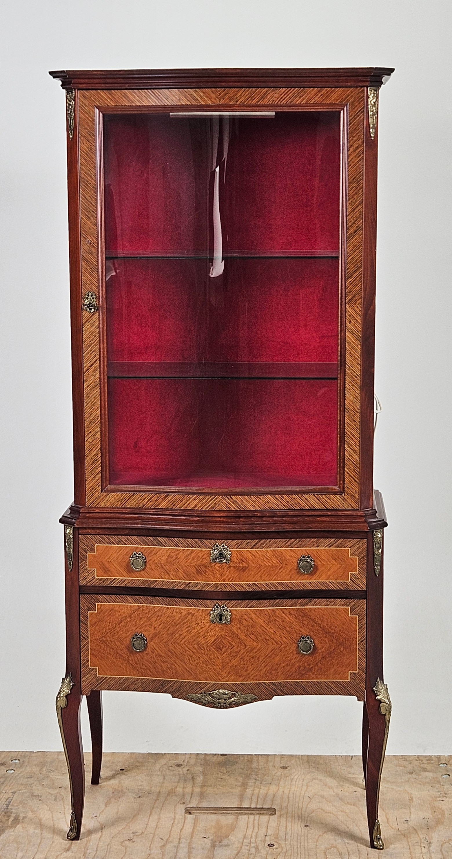 VITRINSKÅP, Louis XVI-stil, Ryden Möbler AB, Nybro.