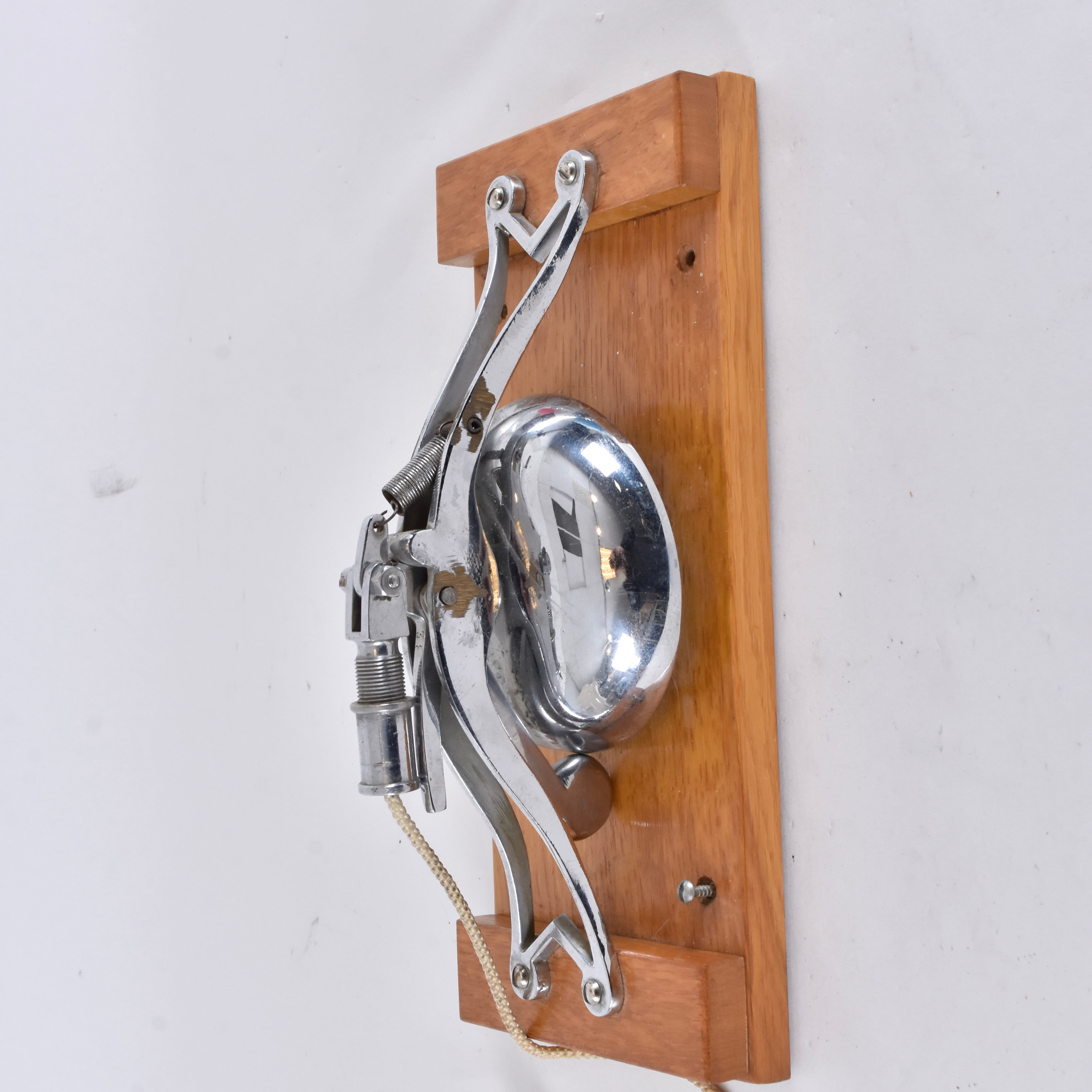 VÄGGKLOCKA, trä och krom "Laget Runt-klocka".