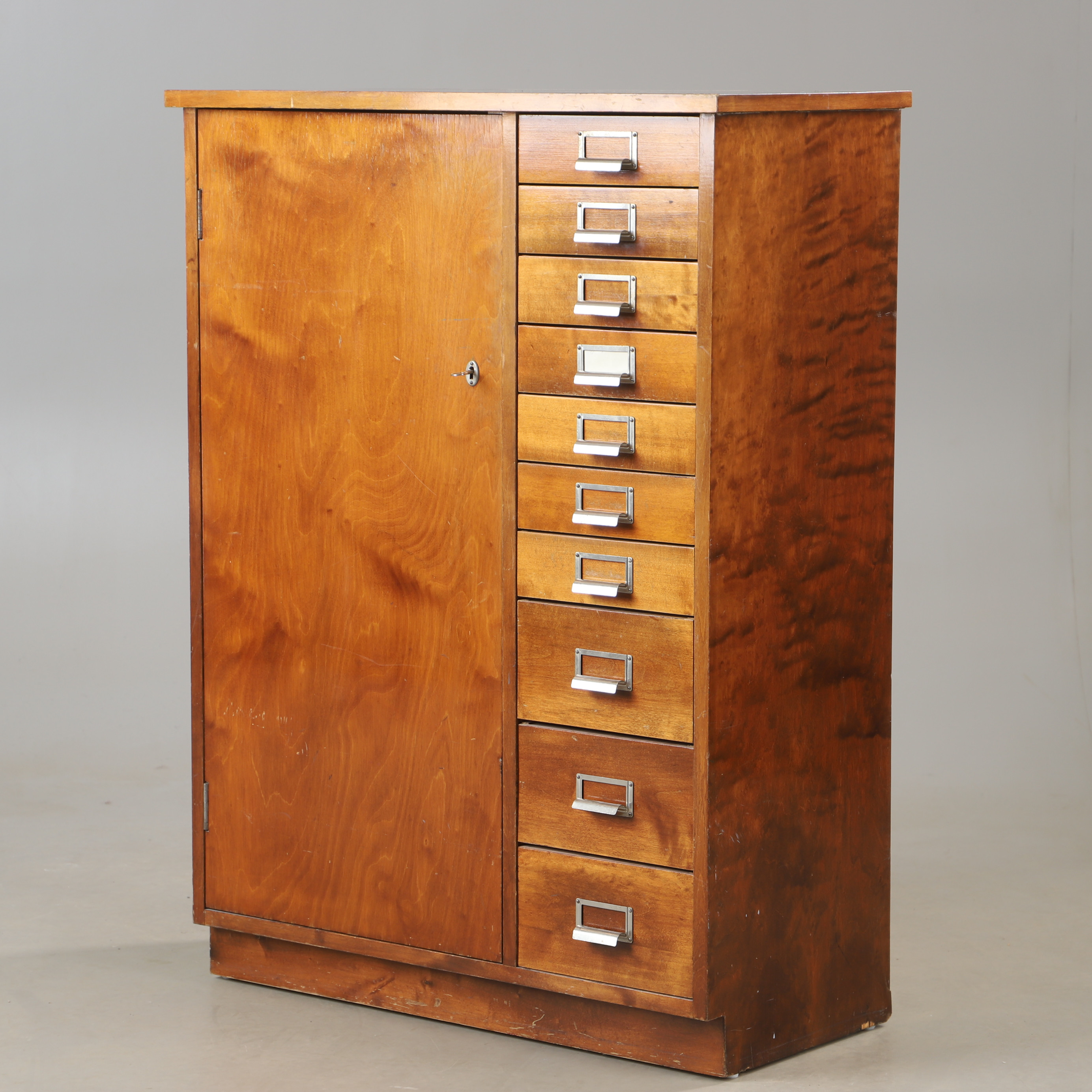 ARKIVSKÅP, björk, 1900-talets första hälft.