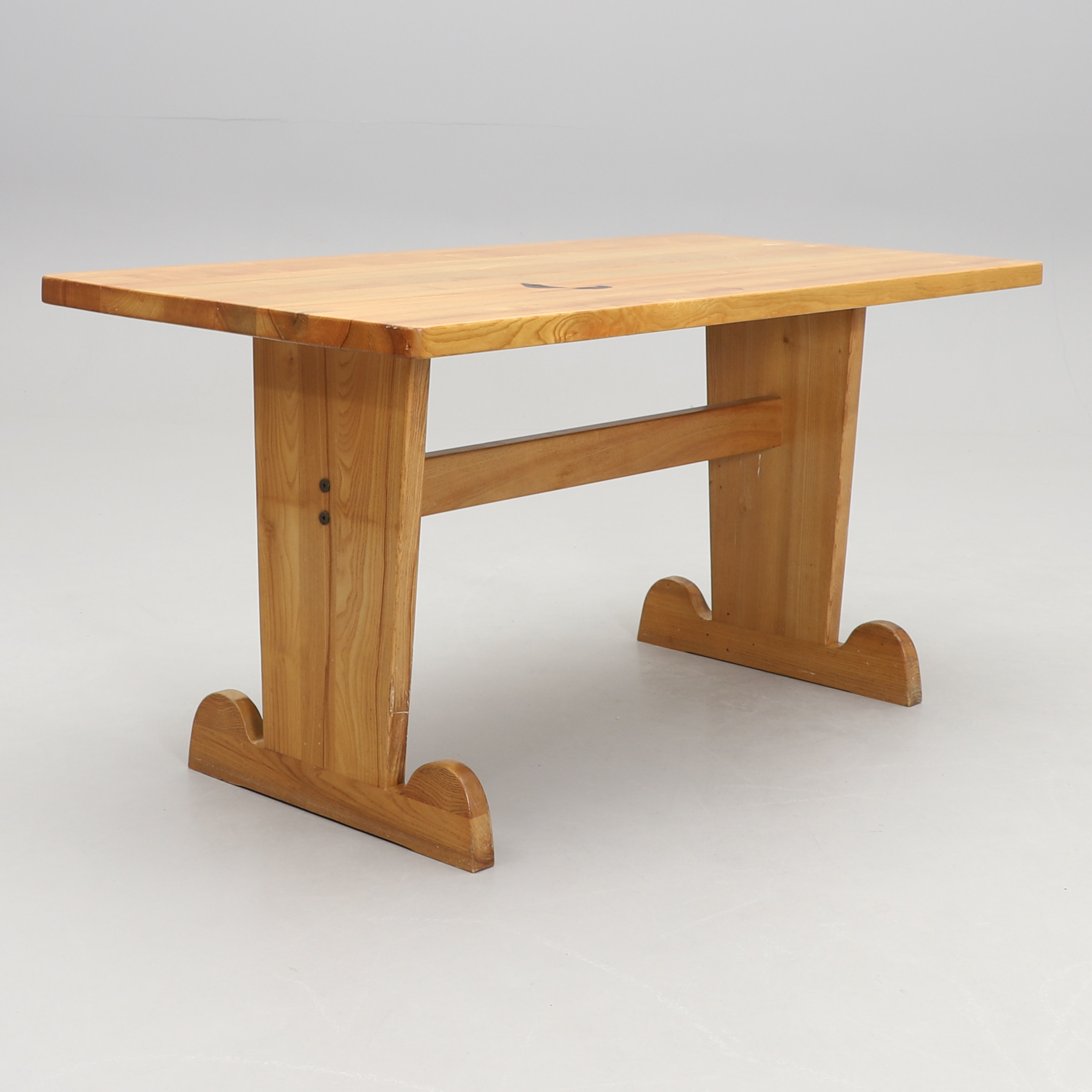 BORD, furu, Danmark 1900-talets senare del.