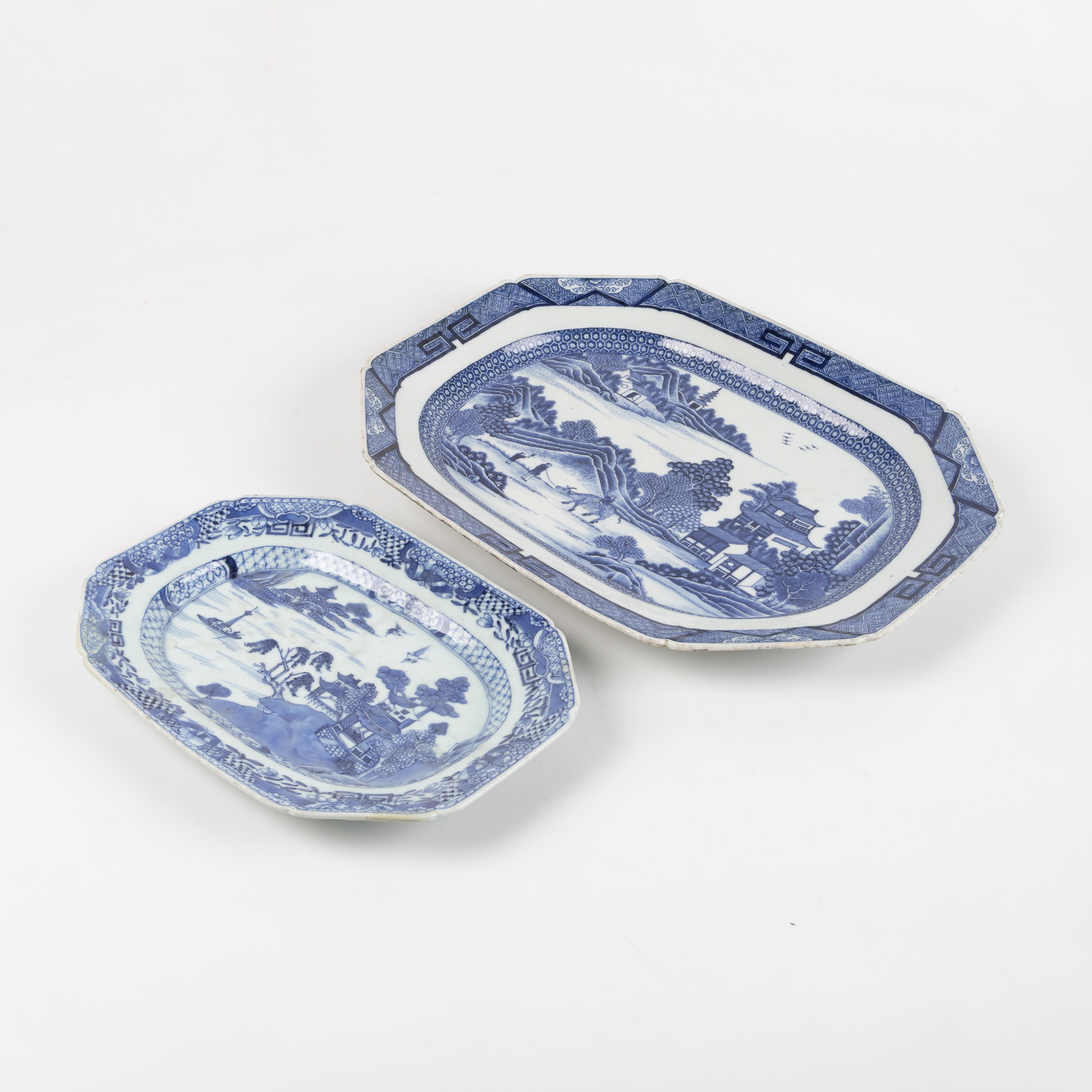 STEKFAT, 2 stycken, Kina, porslin, 17/1800-tal.