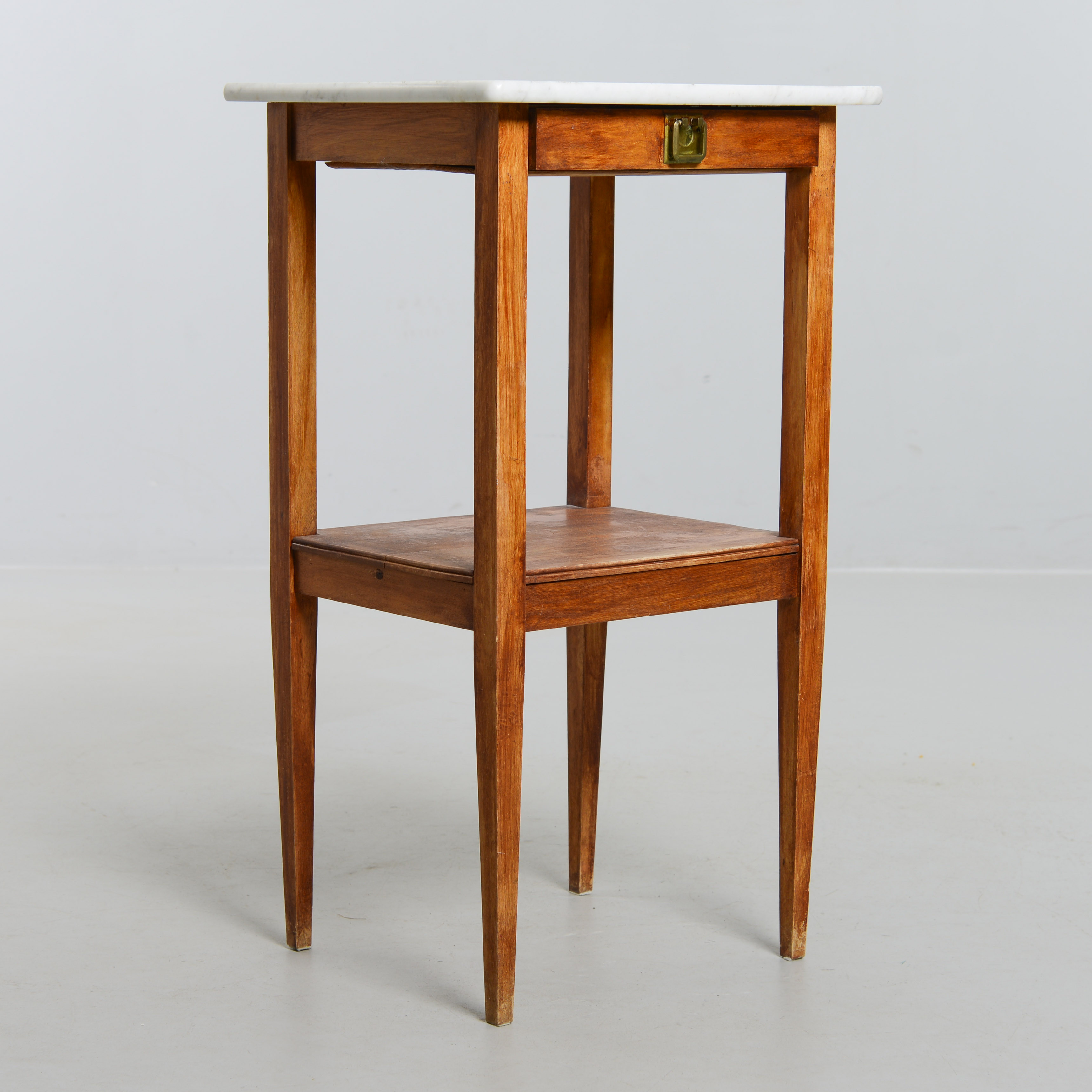 SÄNGBORD, 1900-talets andra del.