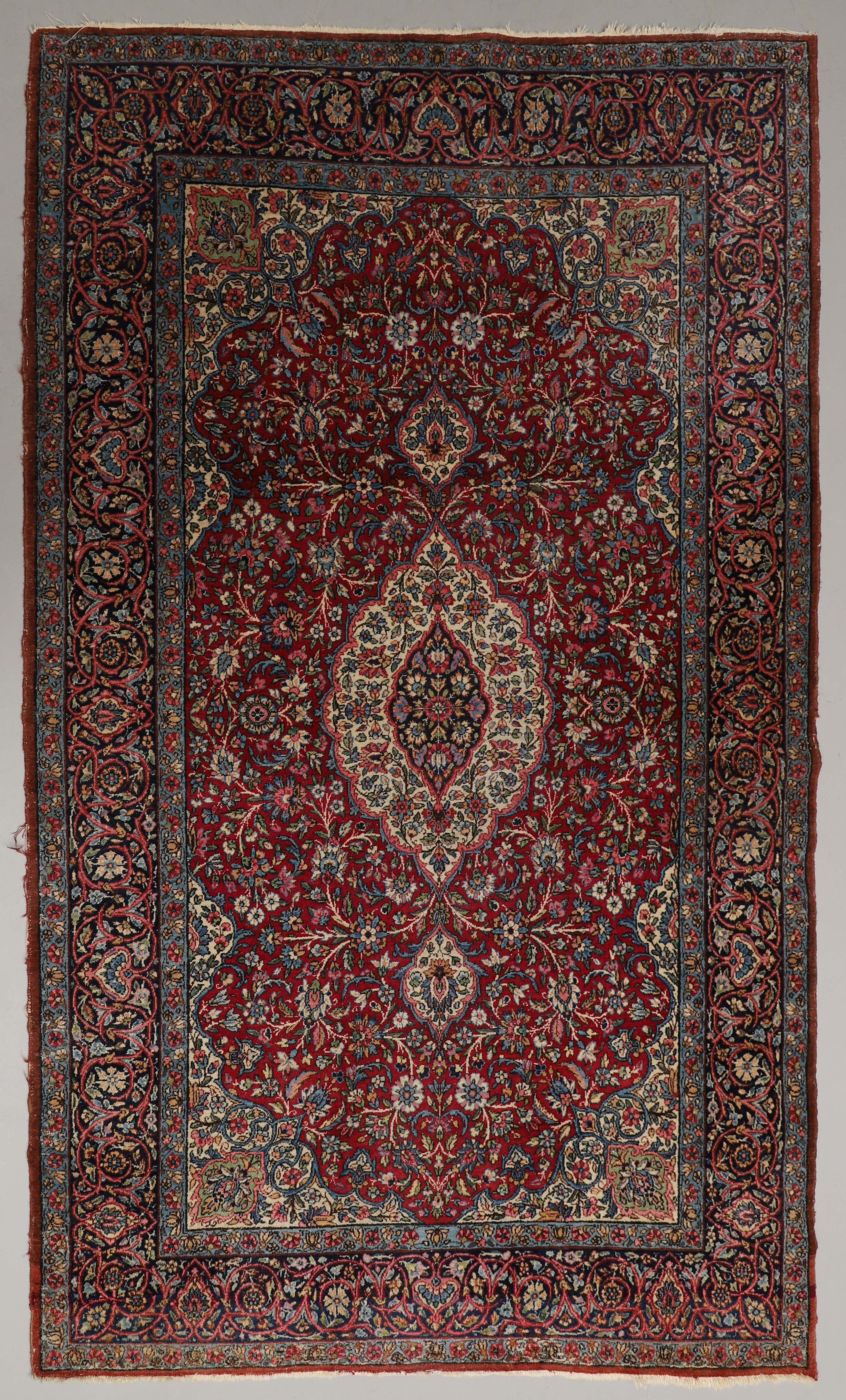 MATTA, persisk, semiantik, ca 237 x 136 cm.