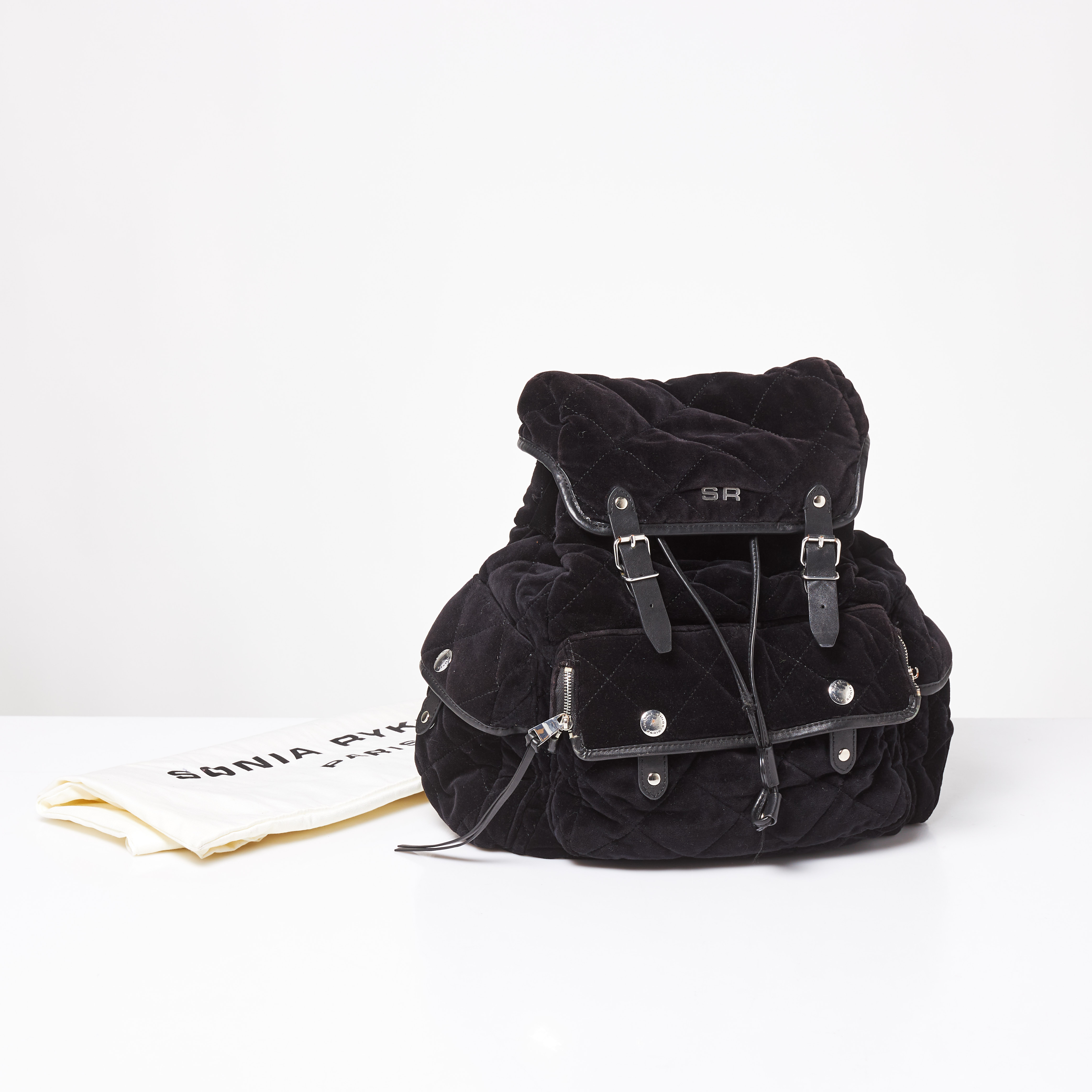 SONIA RYKIEL. Ryggsäck, sammet, läder, detaljer i vitmetall, justerbara axelremmar, dust bag medföljer.