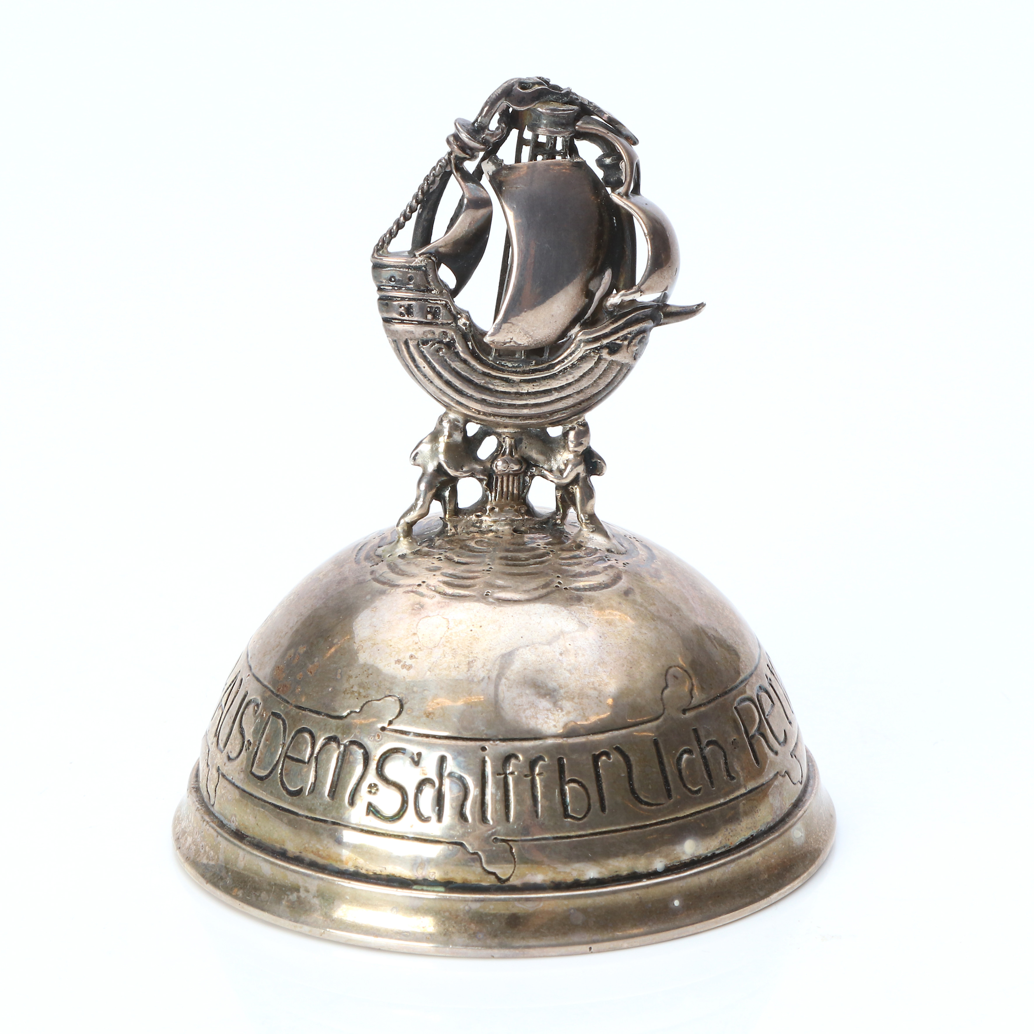 BORDSPINGLA. Silver. Chester, England. Med text på tyska. Vikt ca 120 gram.