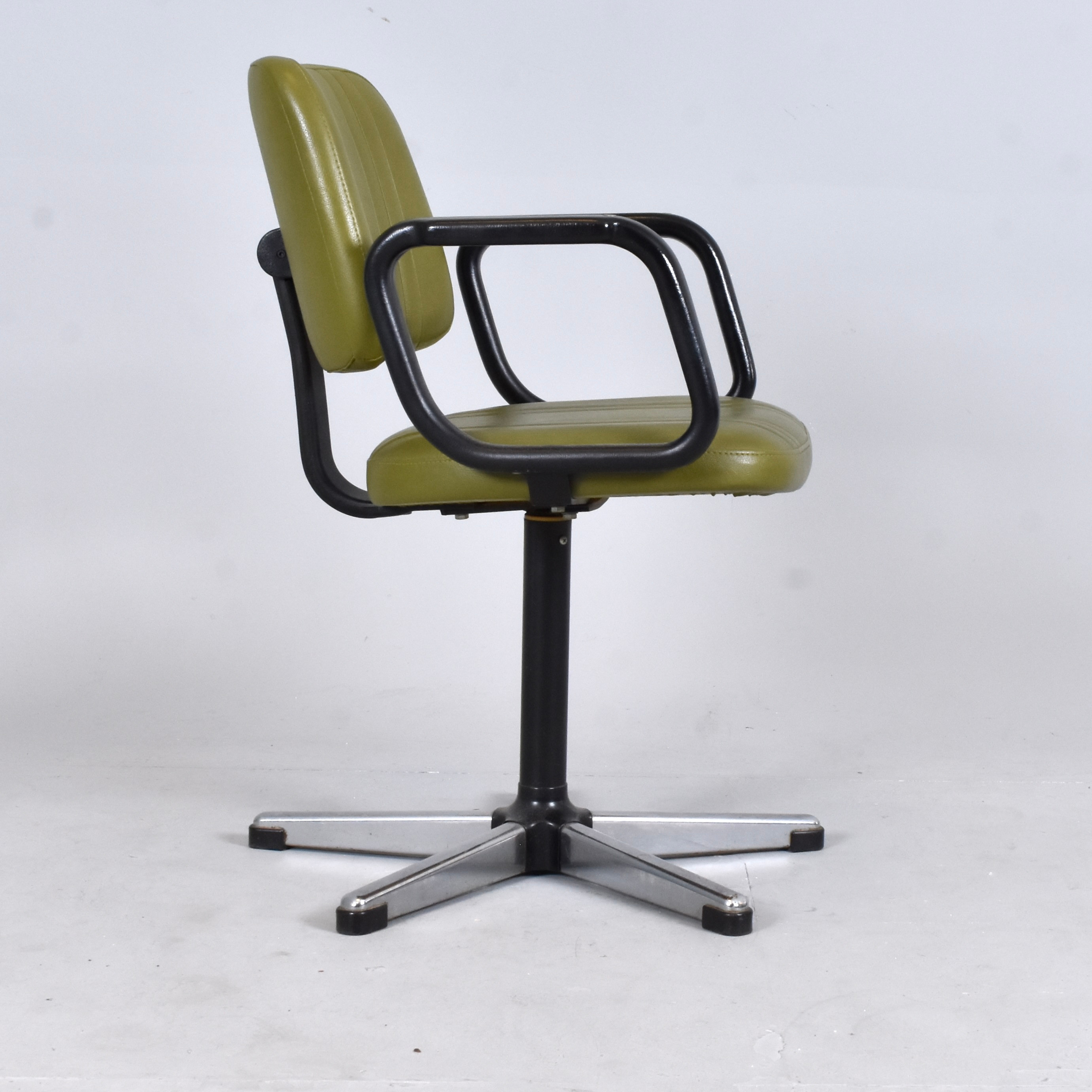 FRISÖRSTOL, metall med grön konstläderklädsel, Welonda.