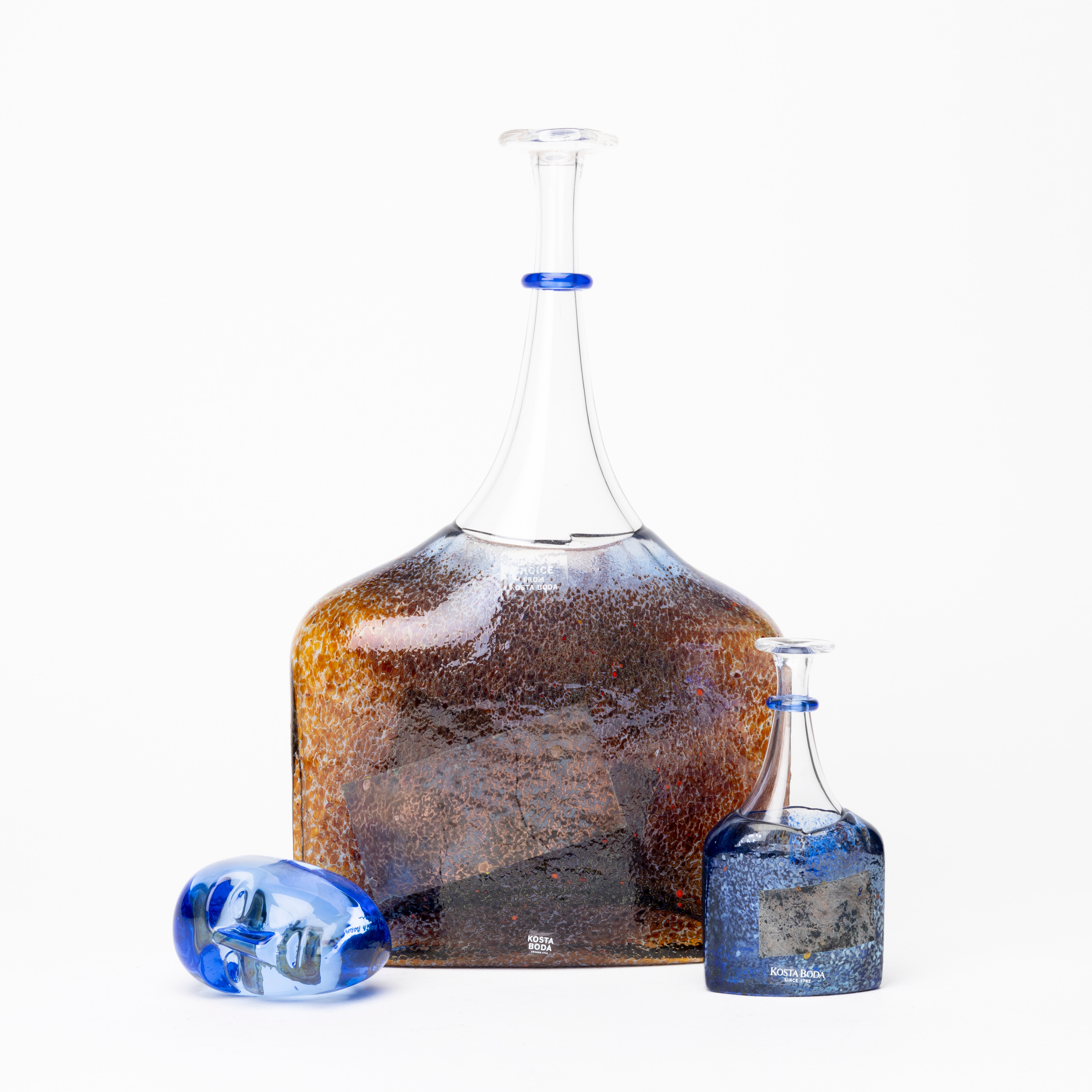 BERTIL VALLIEN. 3 delar, "Satellite" samt "Brains", glas, signerade, Kosta Boda.