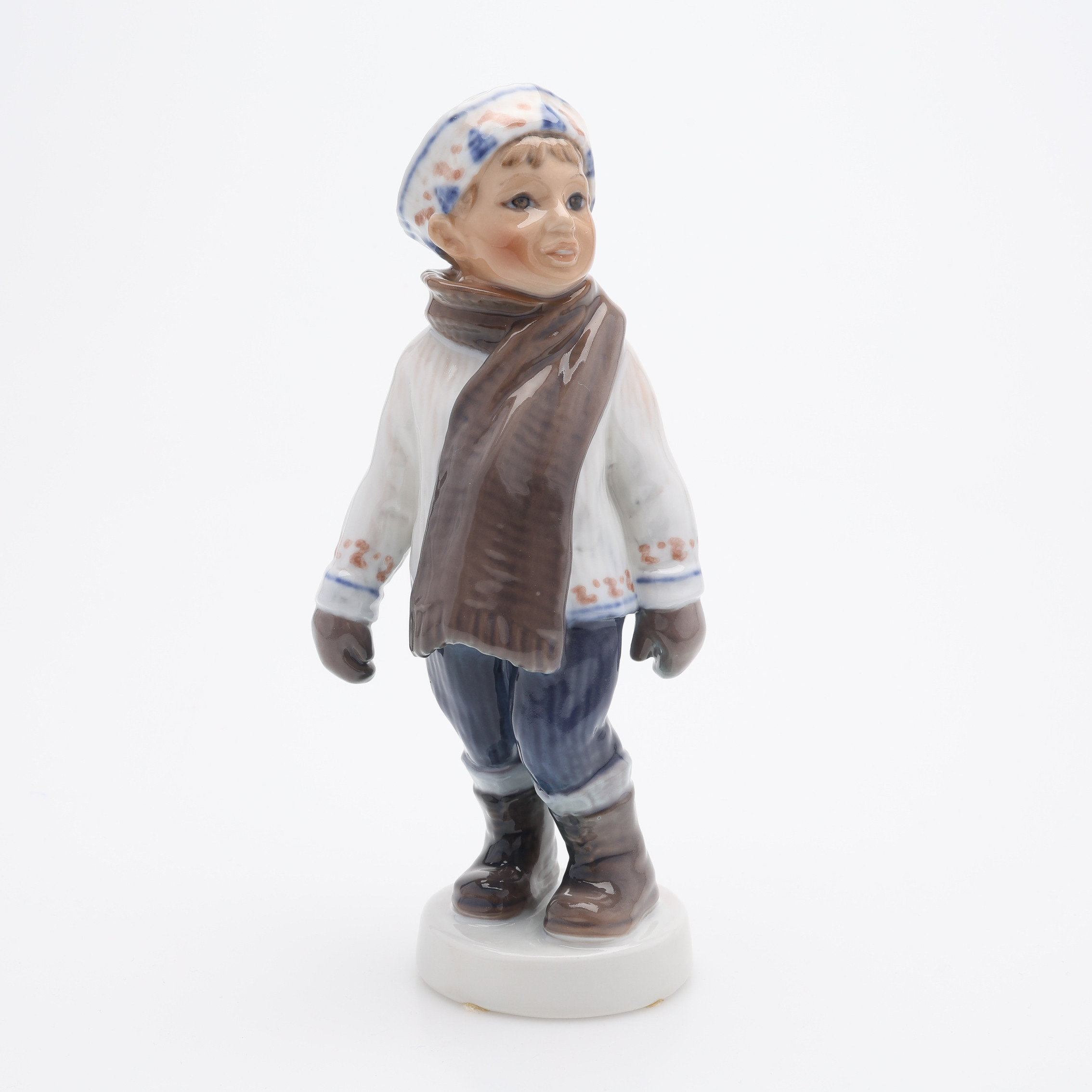FIGURIN, PORSLIN, POJKE I VINTERKLÄDER, MODELLNUMMER 1064, DAHL JENSEN, DANMARK.