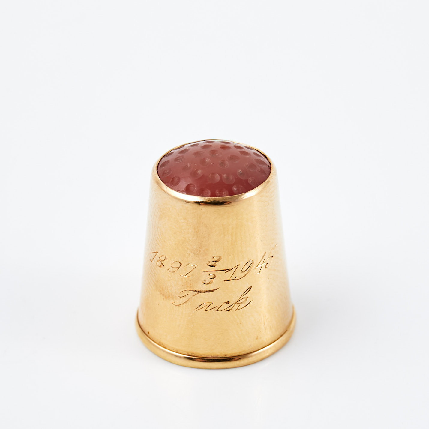 FINGERBORG, 18 k guld, topp av glas, svenska kontrollstämplar, medföljande etui.