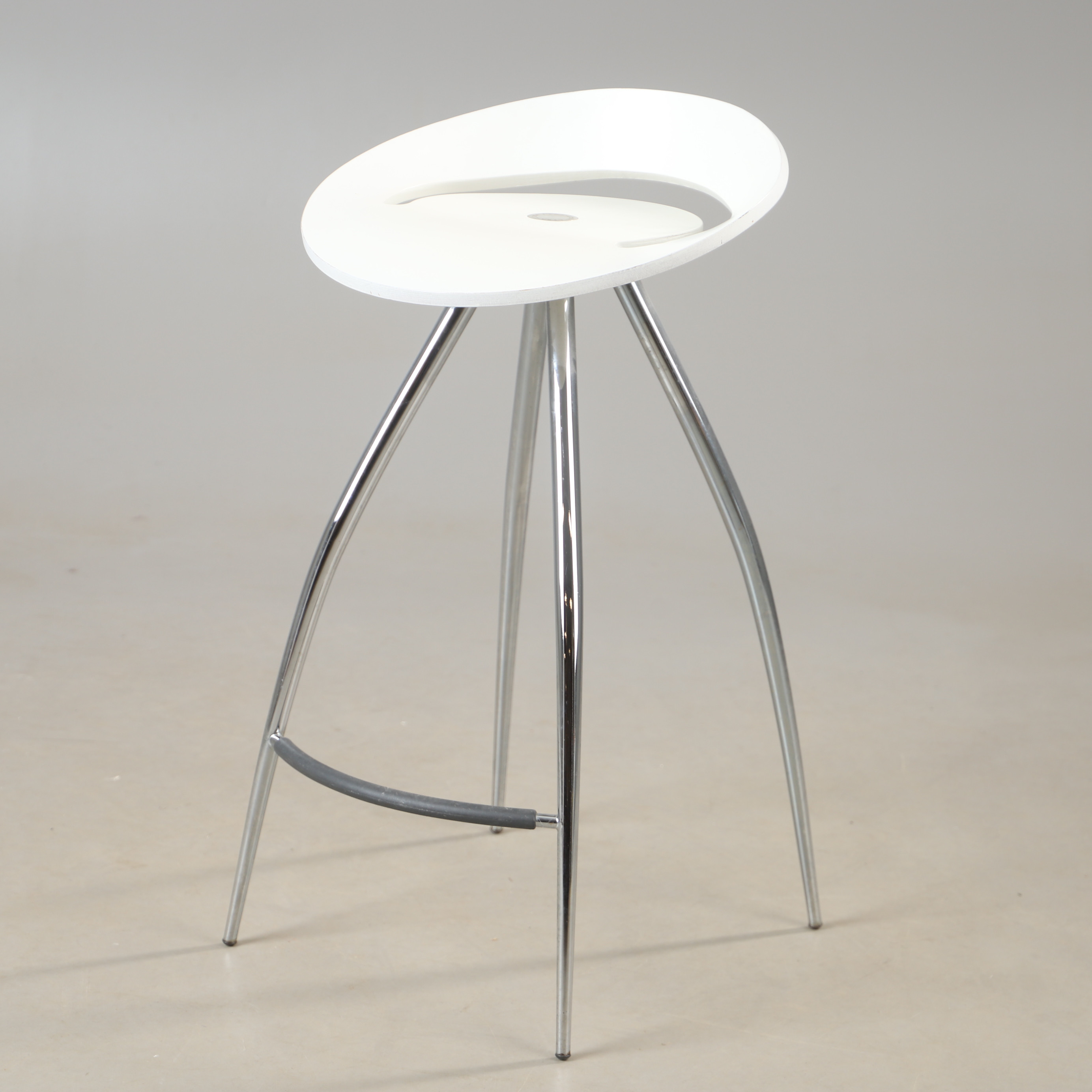 HERMAN MILLER. Barstol, Magis Lyra, Italien, 2000-tal.