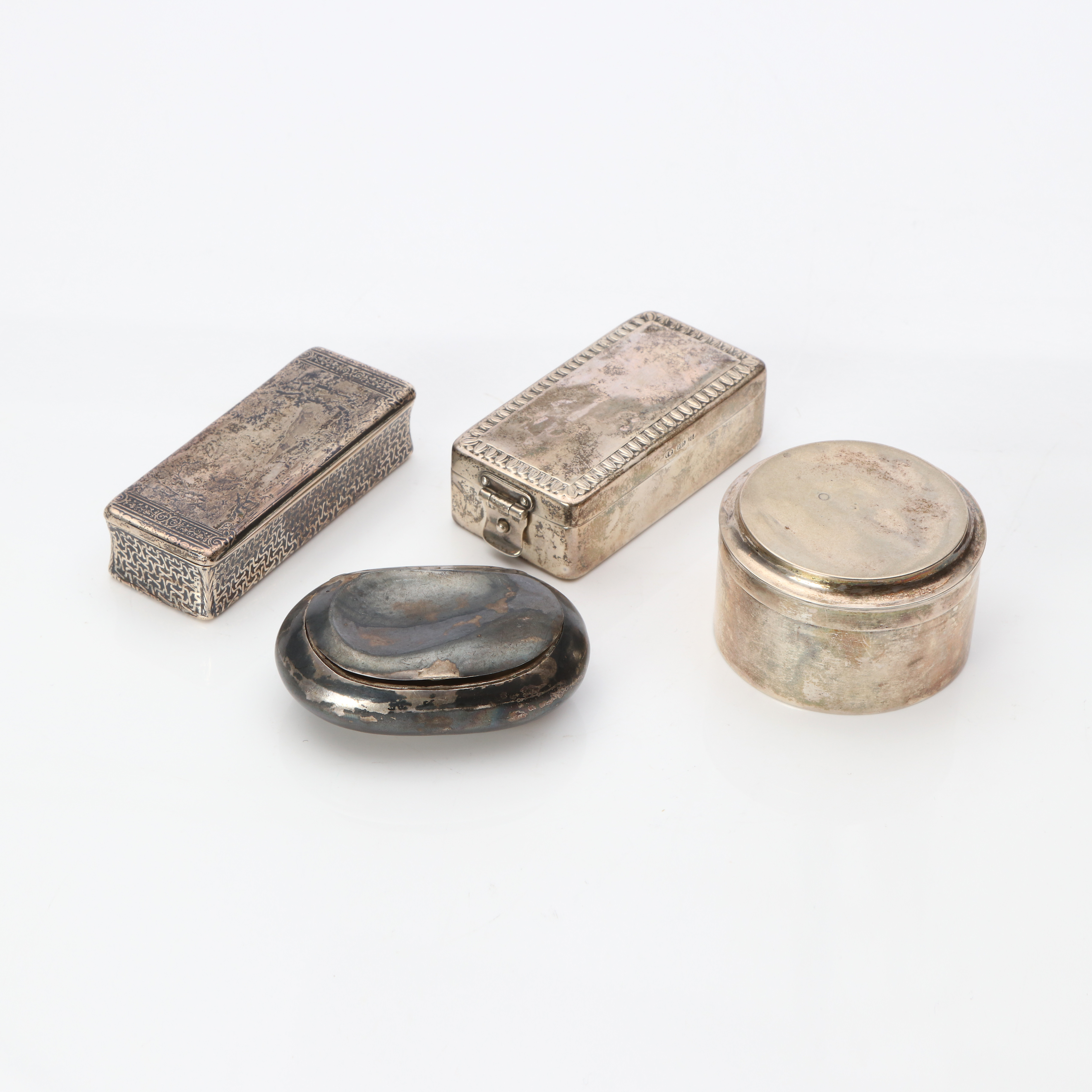 DOSOR, FYRA ST. Silver. Vikt ca 275 gram (exklusive insats).