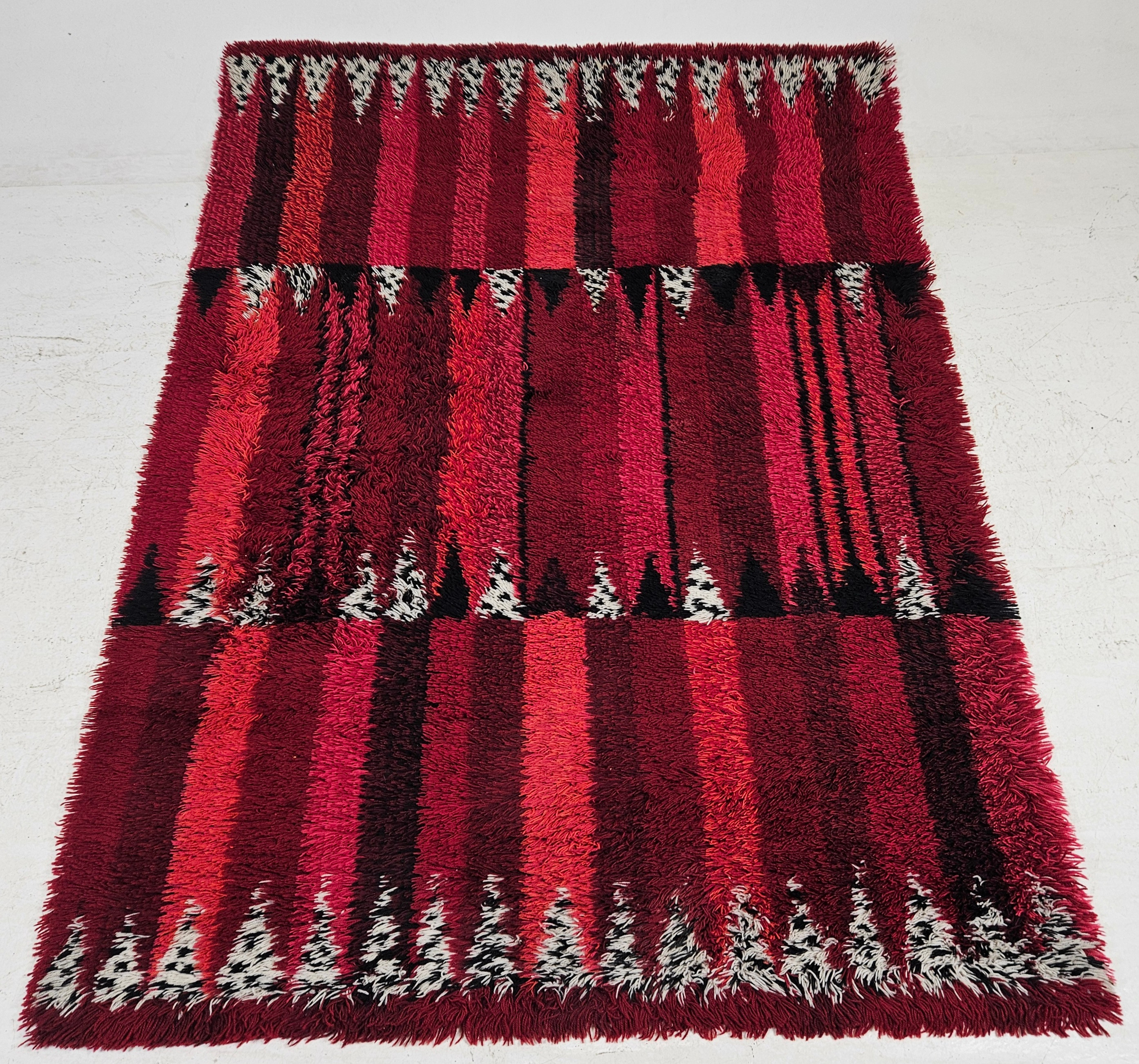 MARIANNE RICHTER. Matta, rya, "Stegeborg", Östergyllen, AB Wahlbecks fabriker, Linköping, ca. 195x140 cm.