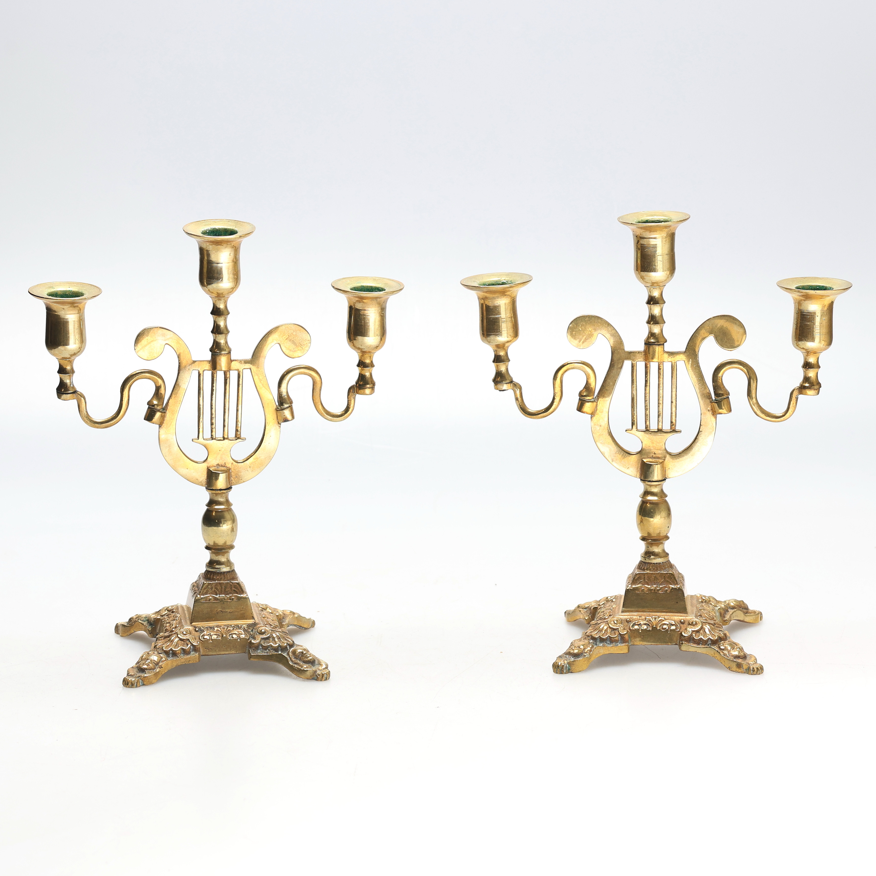 LJUSSTAKAR, ett par, mässing, 1900-tal.