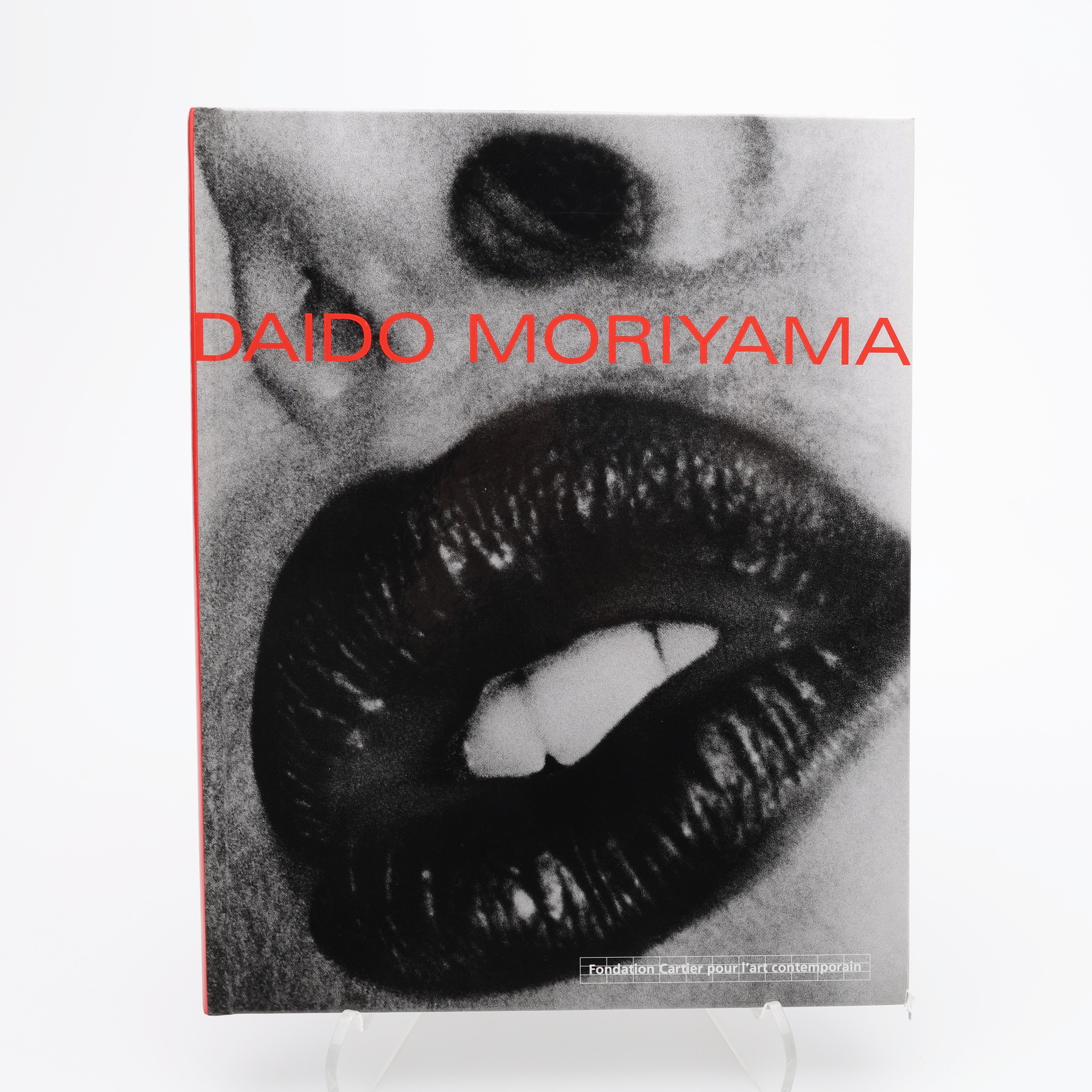 FOTO. DEN JAPANSKE FOTOGRAFEN DAIDO MORIYAMAS UTSTÄLLNINGSKATALOG FRÅN PARIS, 2003.