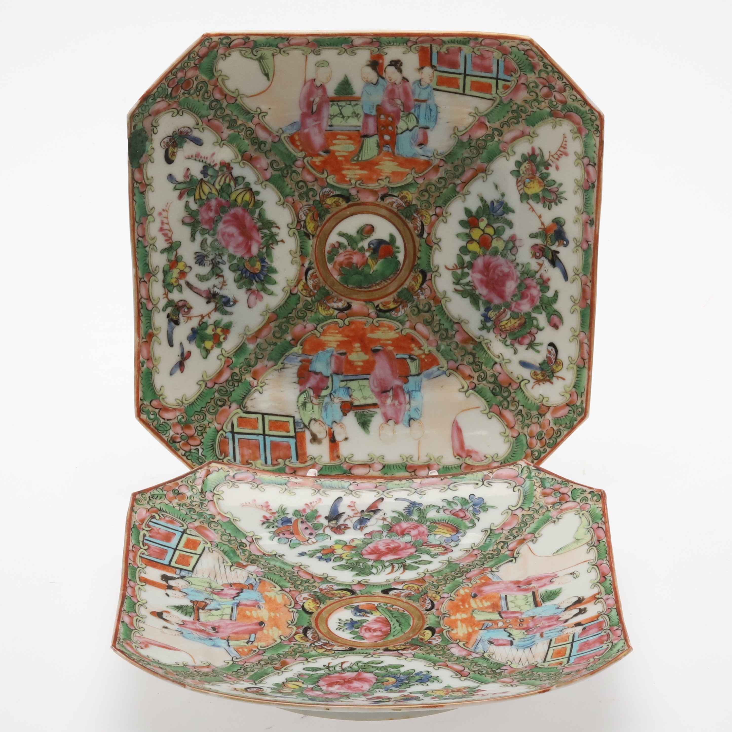 TALLRIKAR, ett par, porslin, famille rose, Republiken Kina ( 1912-1949).