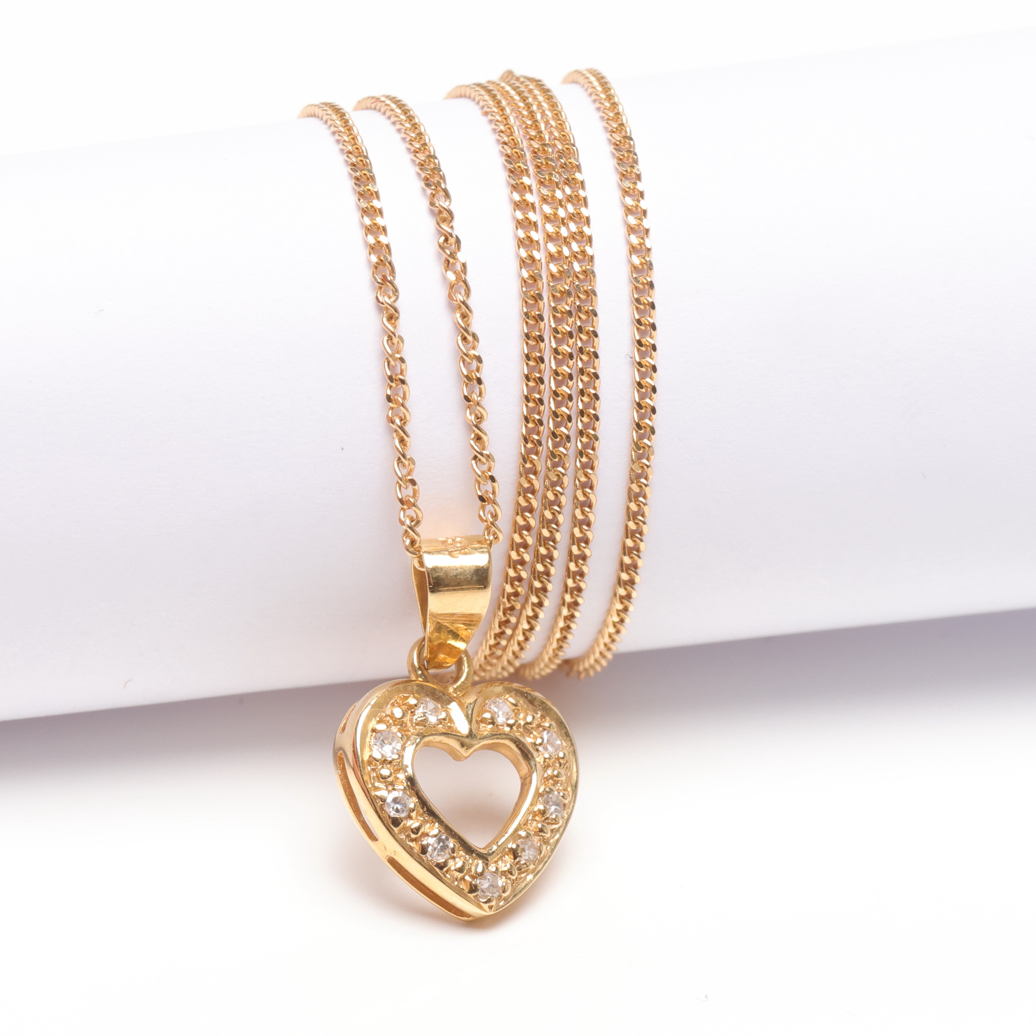 HÄNGE samt KEDJA, 18k guld, vikt ca 2 g.