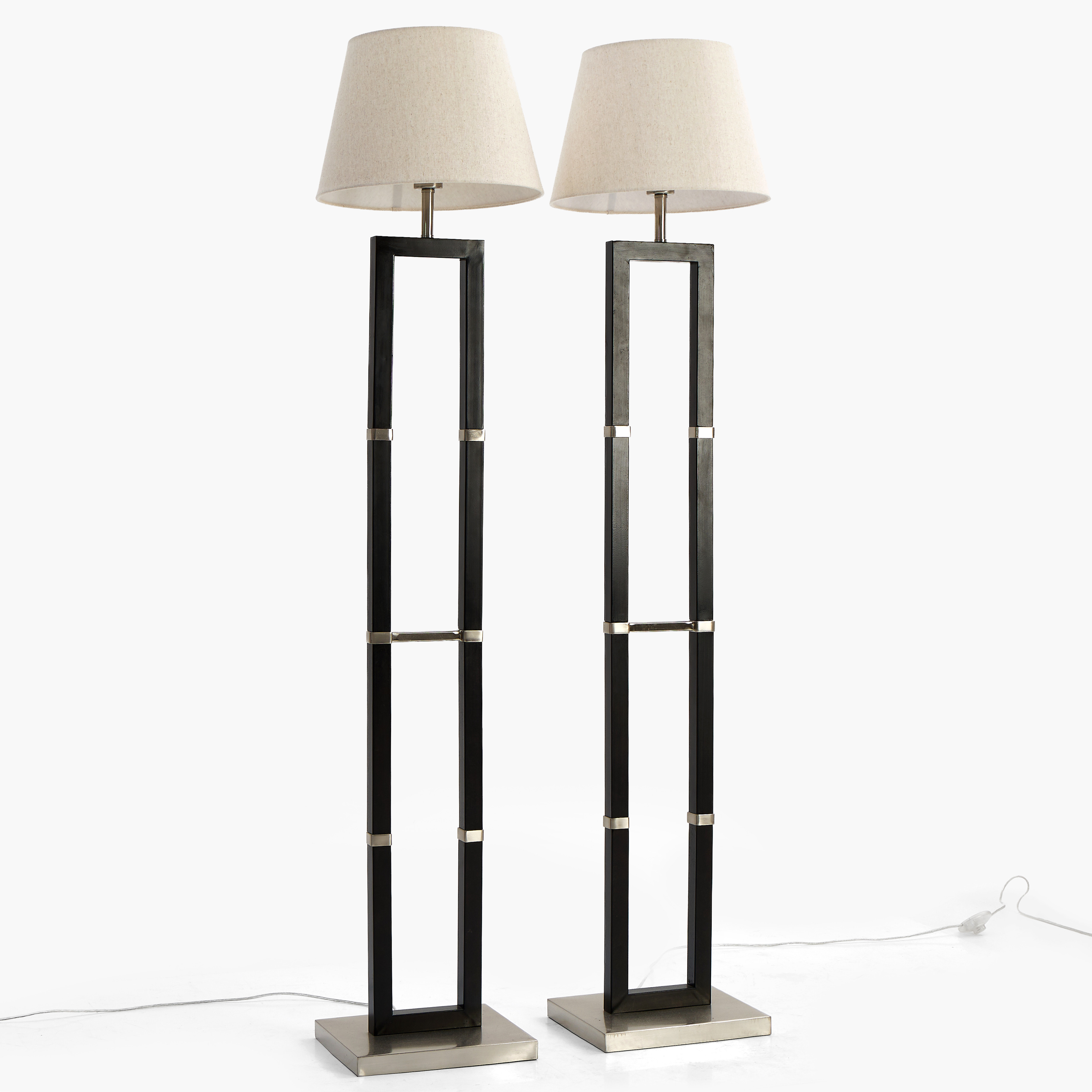 GOLVLAMPOR, ett par, Malmbergs, svartlackerad och borstad metall, 19/2000-tal.