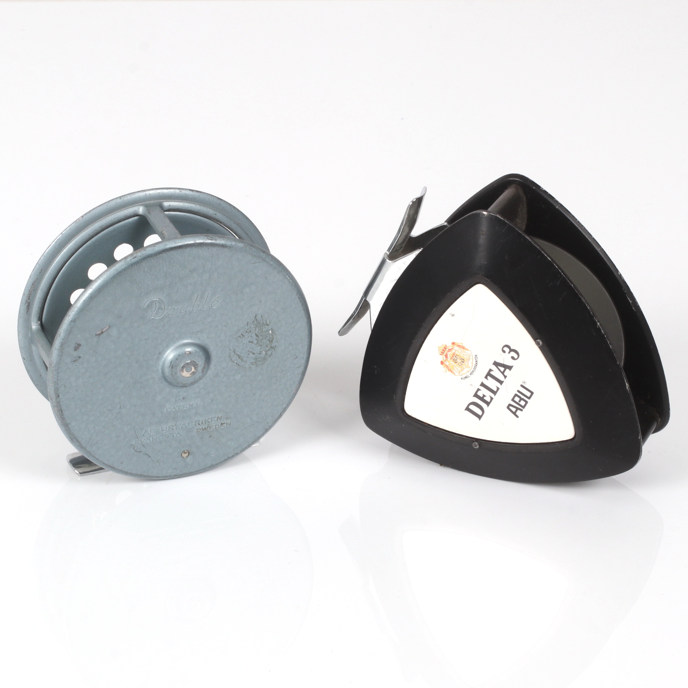 FLUGFISKERULLAR, 2 st, "Delta 3" samt "Double", ABU, Svängsta.