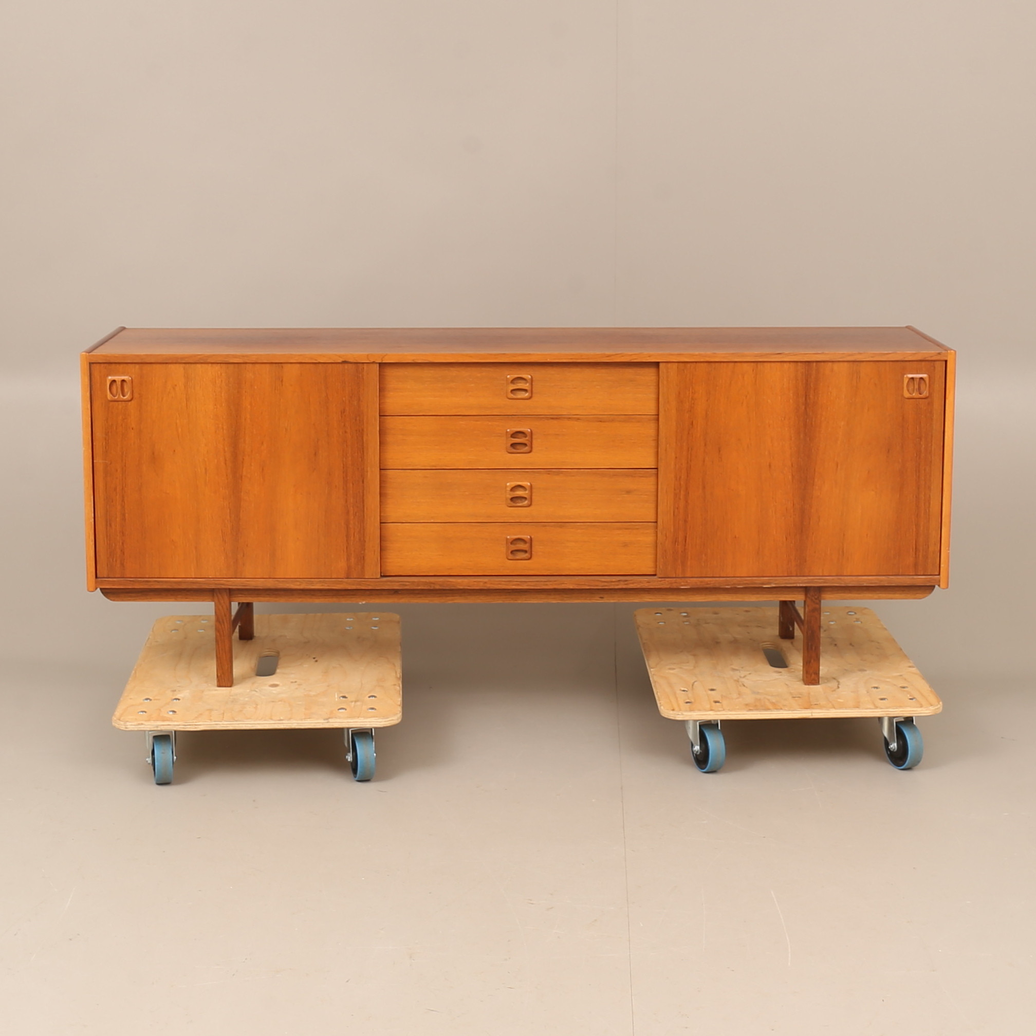ERIK WÖRTZ. SIDEBOARD, Korsör, Ikea, teak, 1960-tal.
