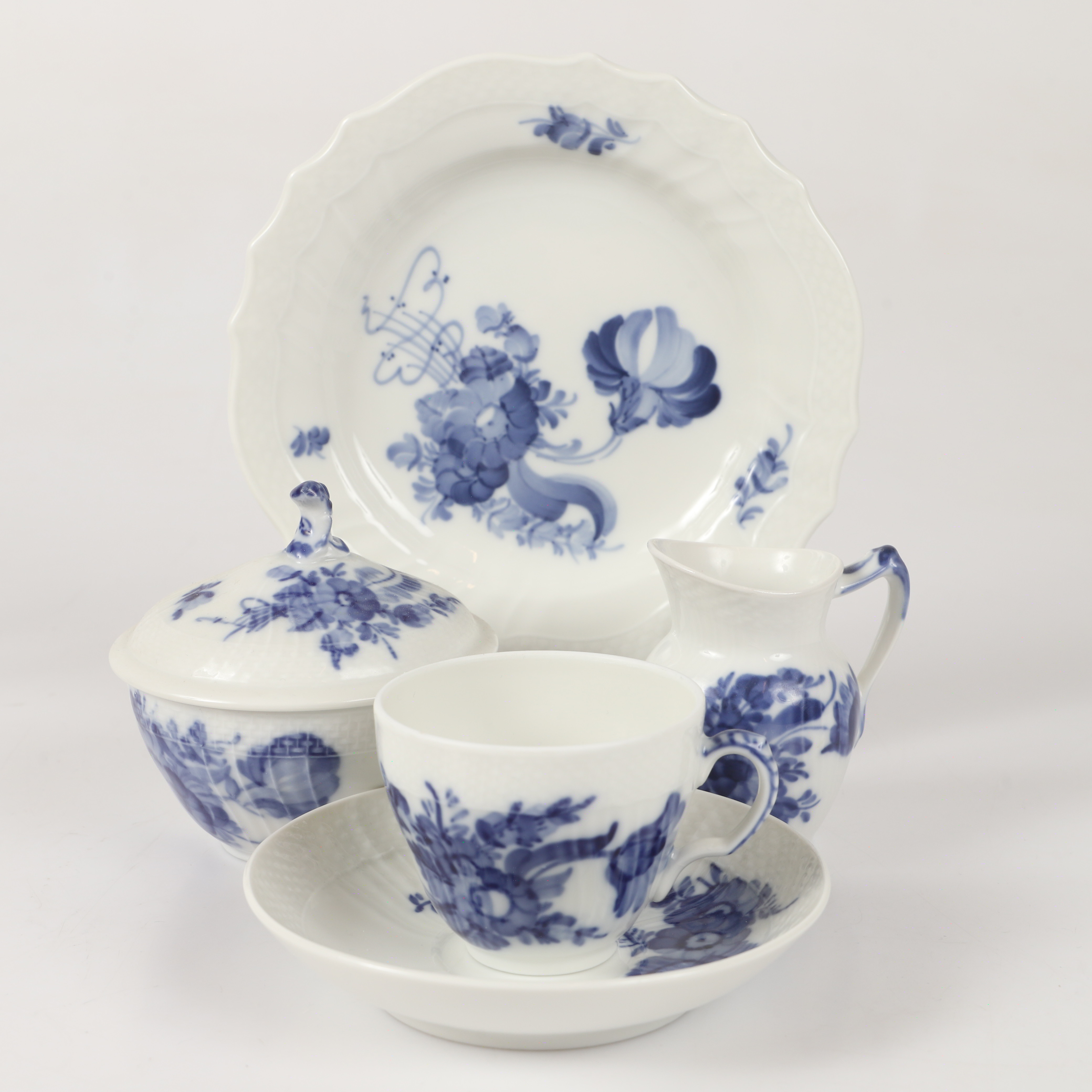 KAFFESERVIS, 36 delar, "Blå Blomst", porslin, Royal Copenhagen, Danmark.