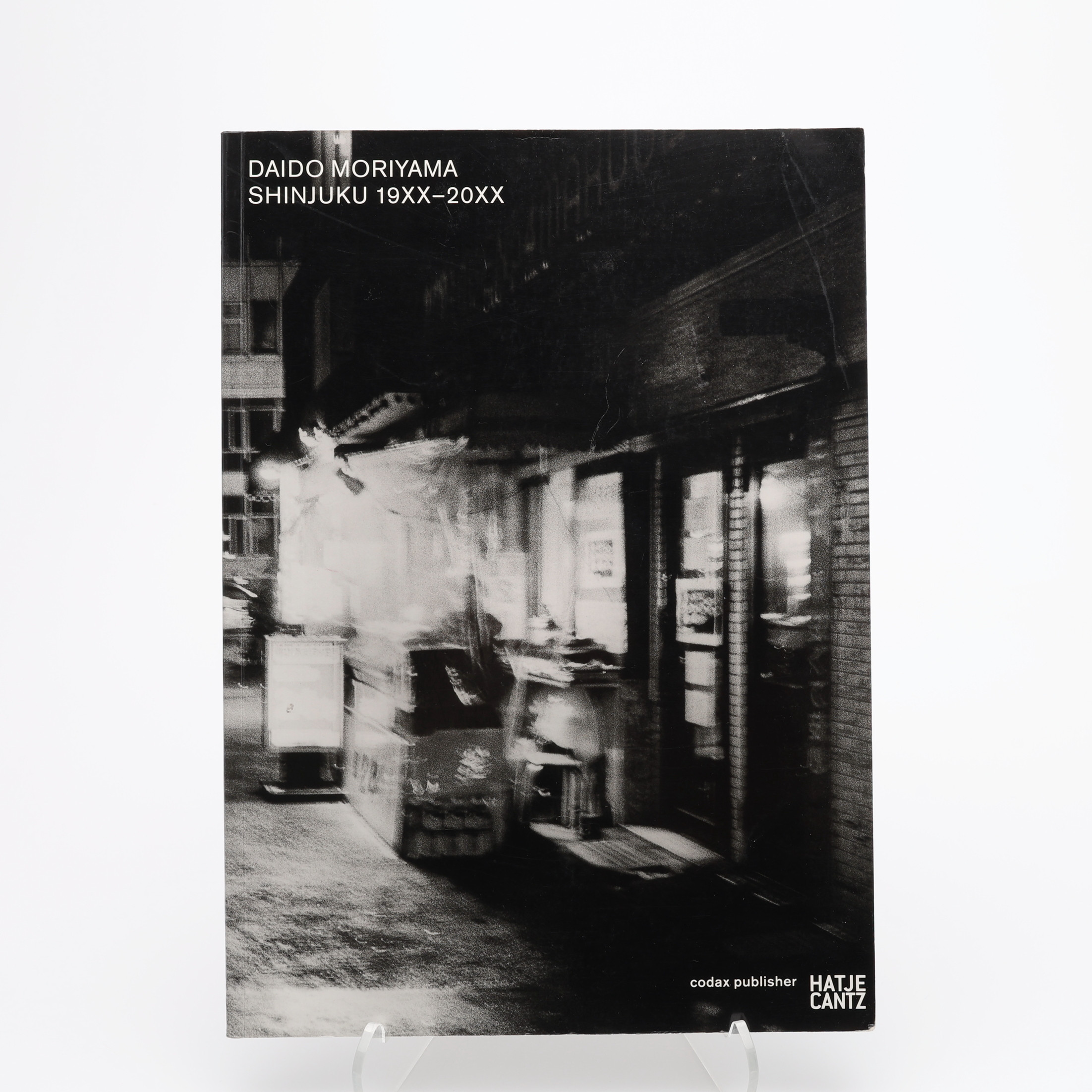 FOTO. DEN JAPANSKE FOTOGRAFEN DAIDO MORIYAMAS "SHINJUKU 19XX-20XX" I FÖRSTA UPPLAGAN, 2005.