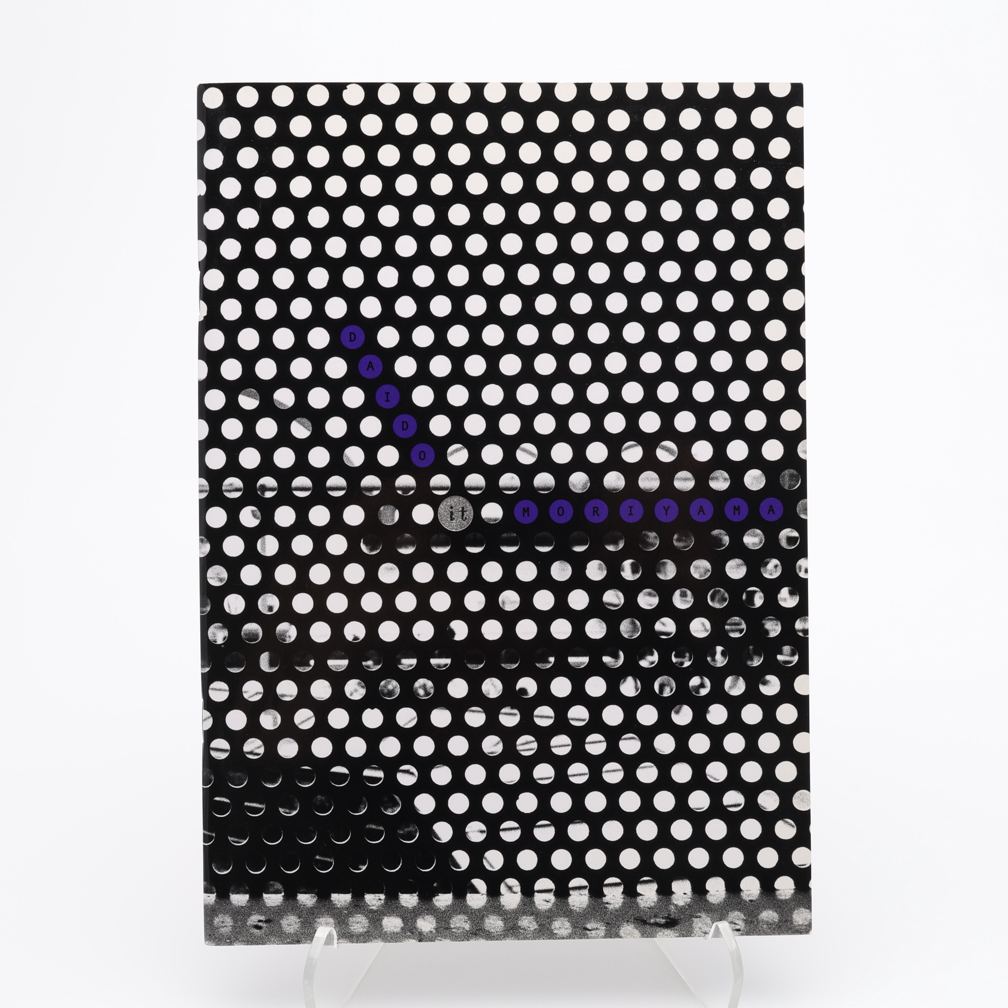 FOTO. DEN JAPANSKE FOTOGRAFEN DAIDO MORIYAMAS "IT" I FÖRSTA UPPLAGAN, 2006.