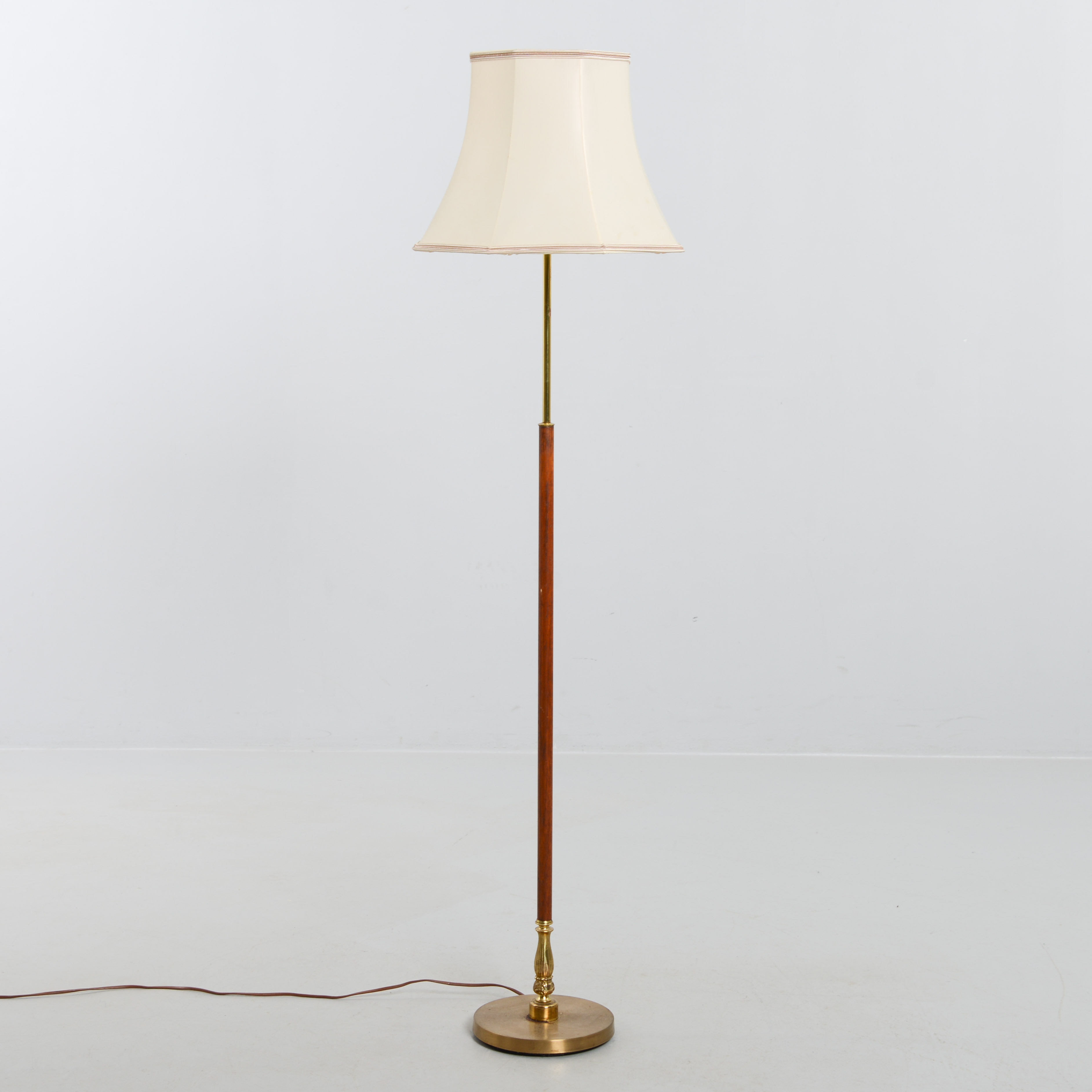 GOLVLAMPA, 1900-talets andra del.