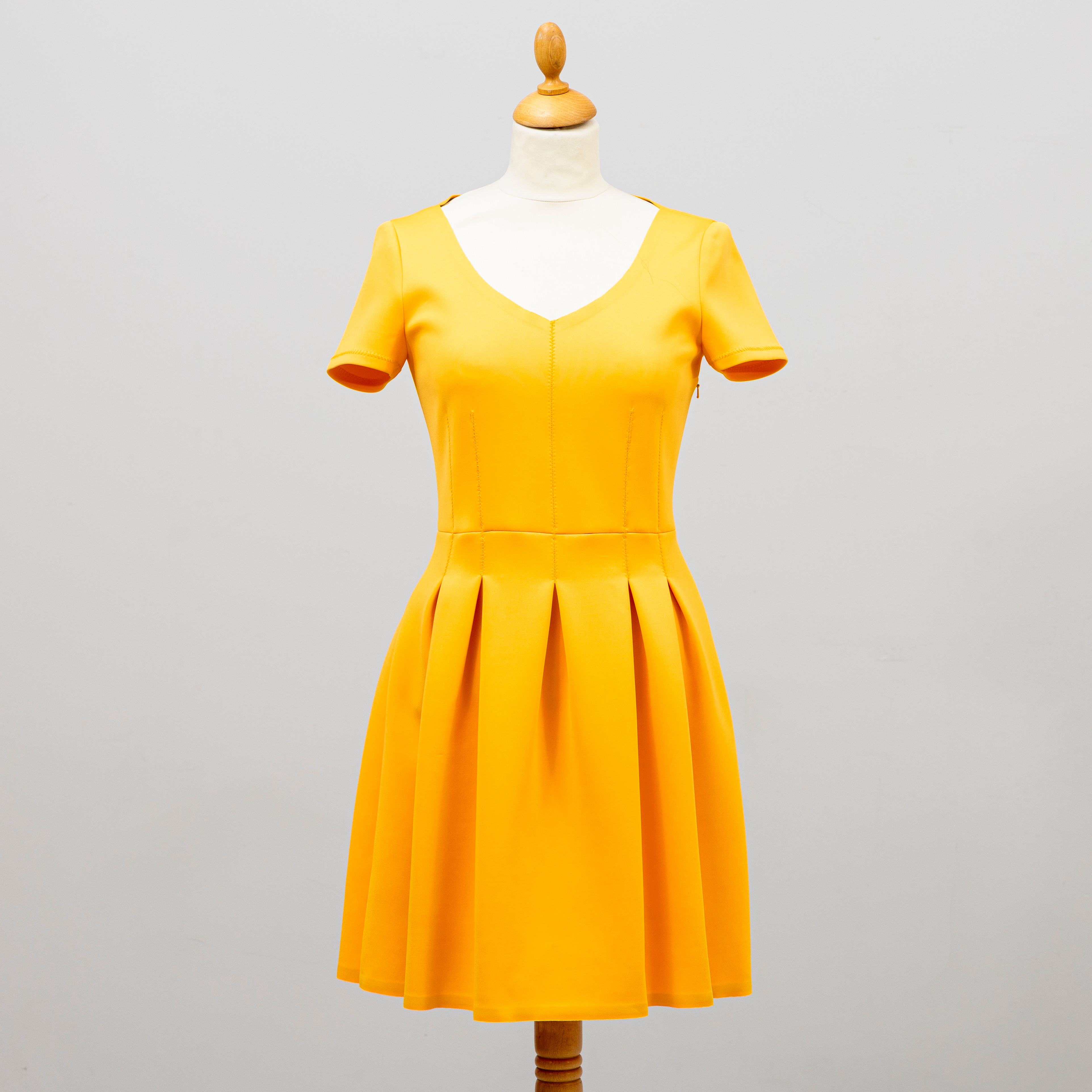 MAXMARA. Klänning, fransk storlek 38.