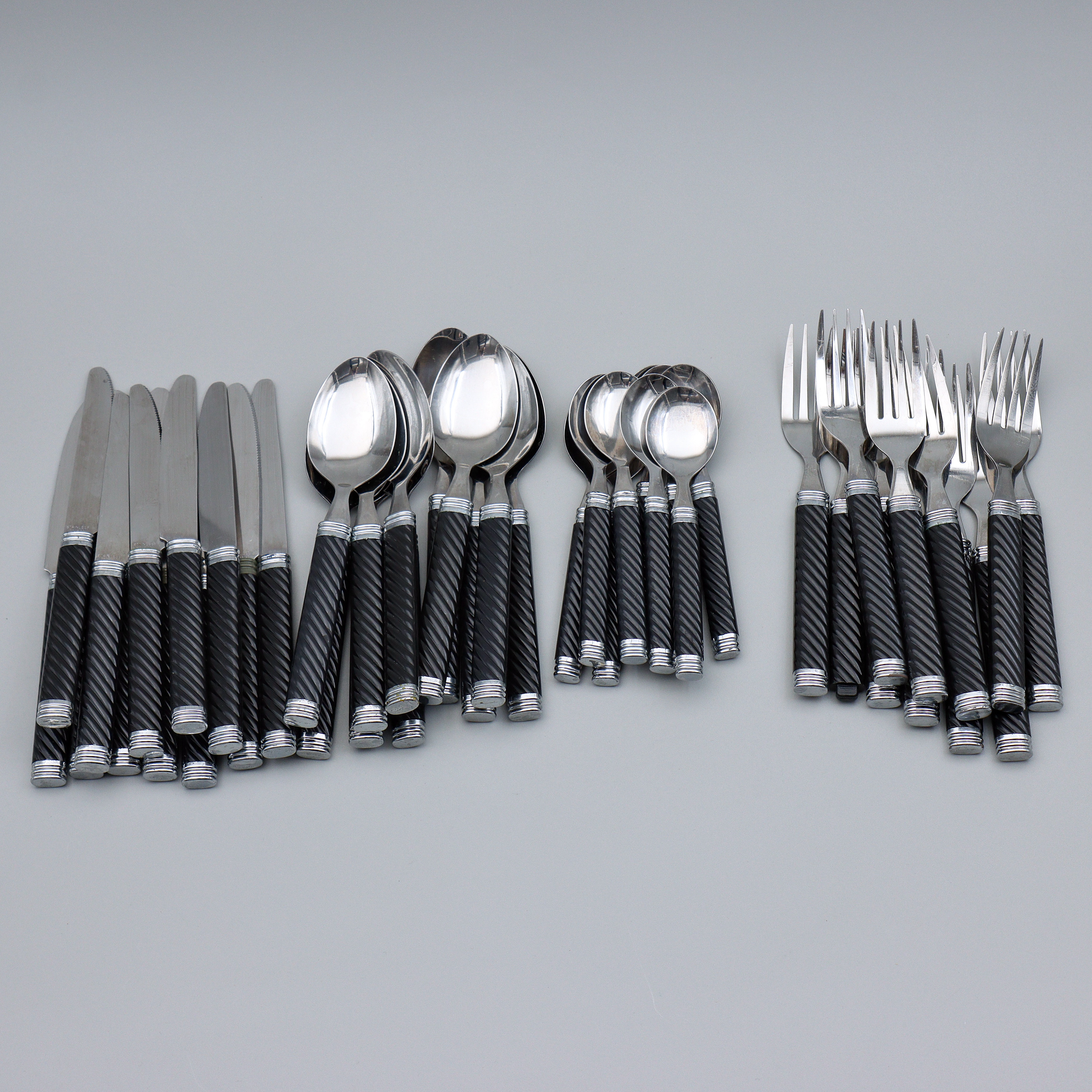 BESTICK, 43 DELAR, ROSTFRITT STÅL.