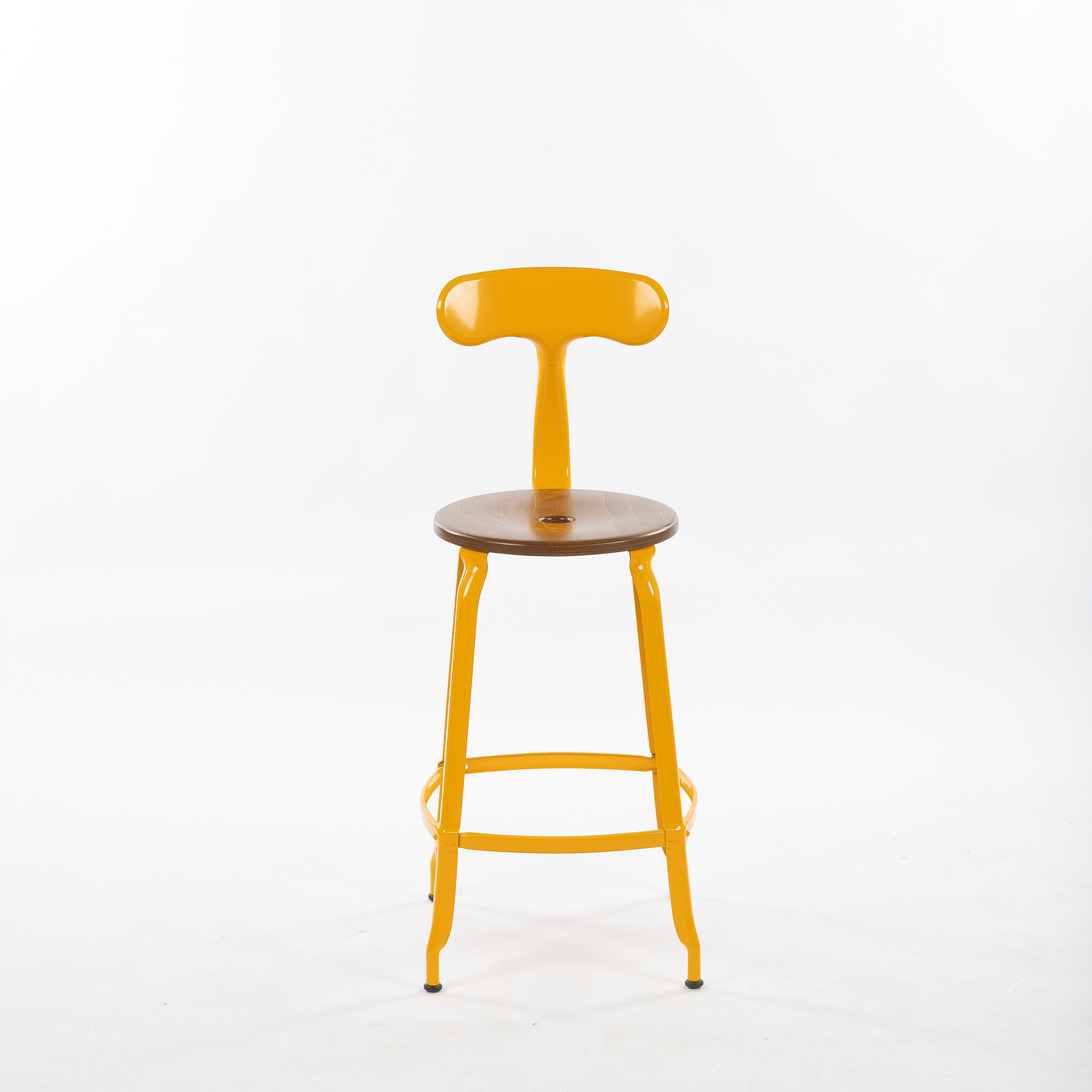 CHAISES NICOLLES, Frankrike. Stol i gullackerad metall, samtida.