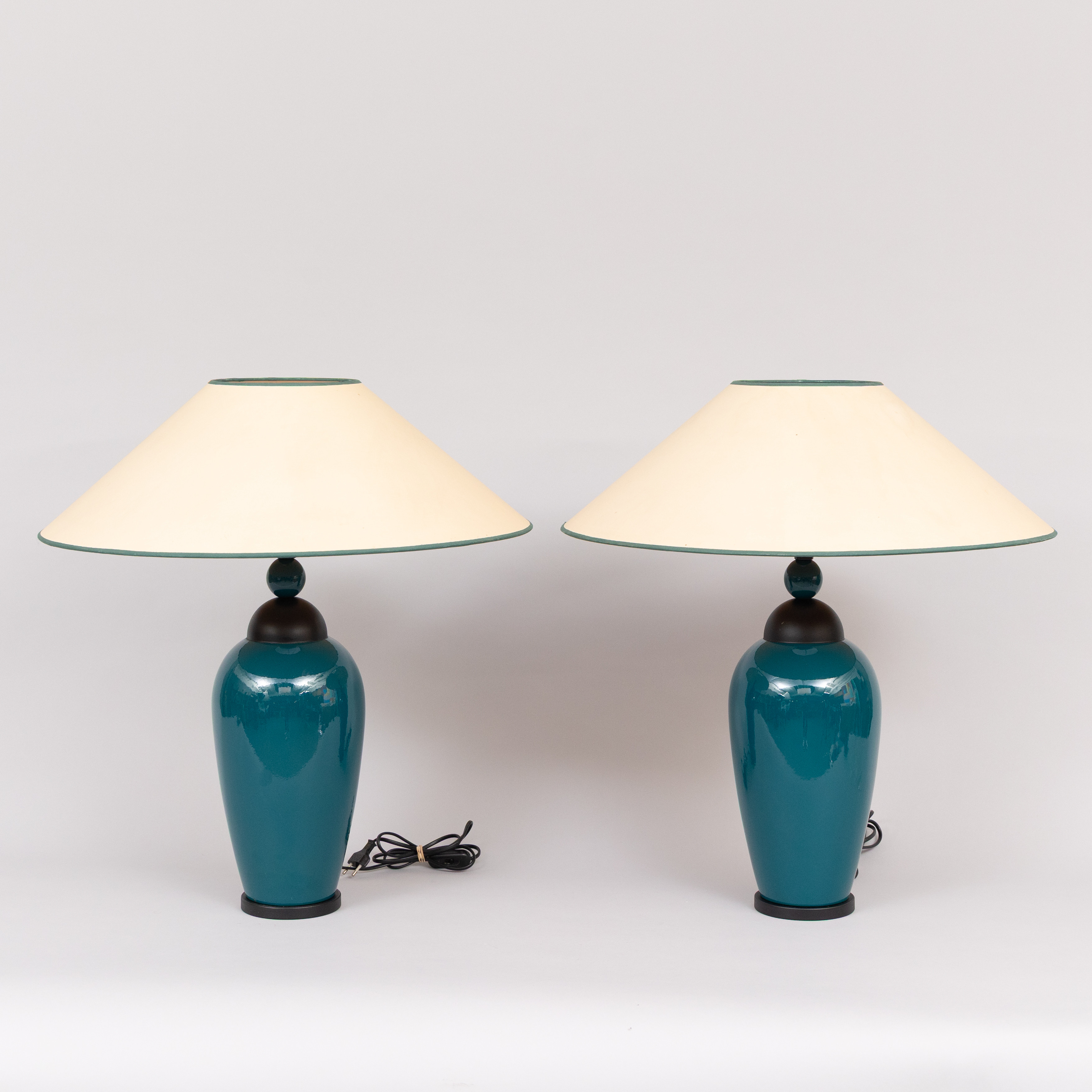 BORDSLAMPOR, ett par, modell Paris, Atelje Lyktan.