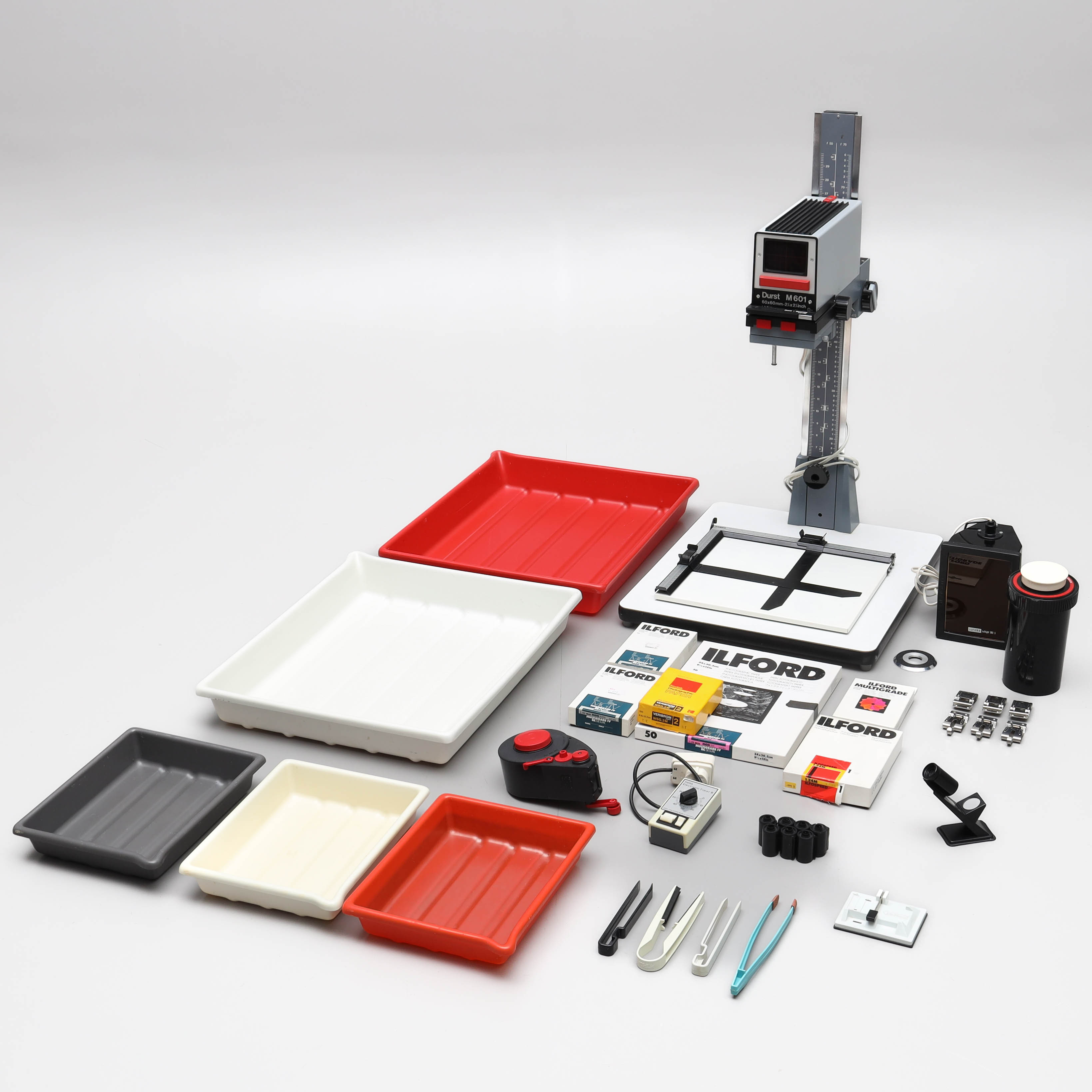 FÖRSTORINGSAPPARAT DURST M 601, SAMLING tillbehör, Ilford fotografiskt papper, Italien.