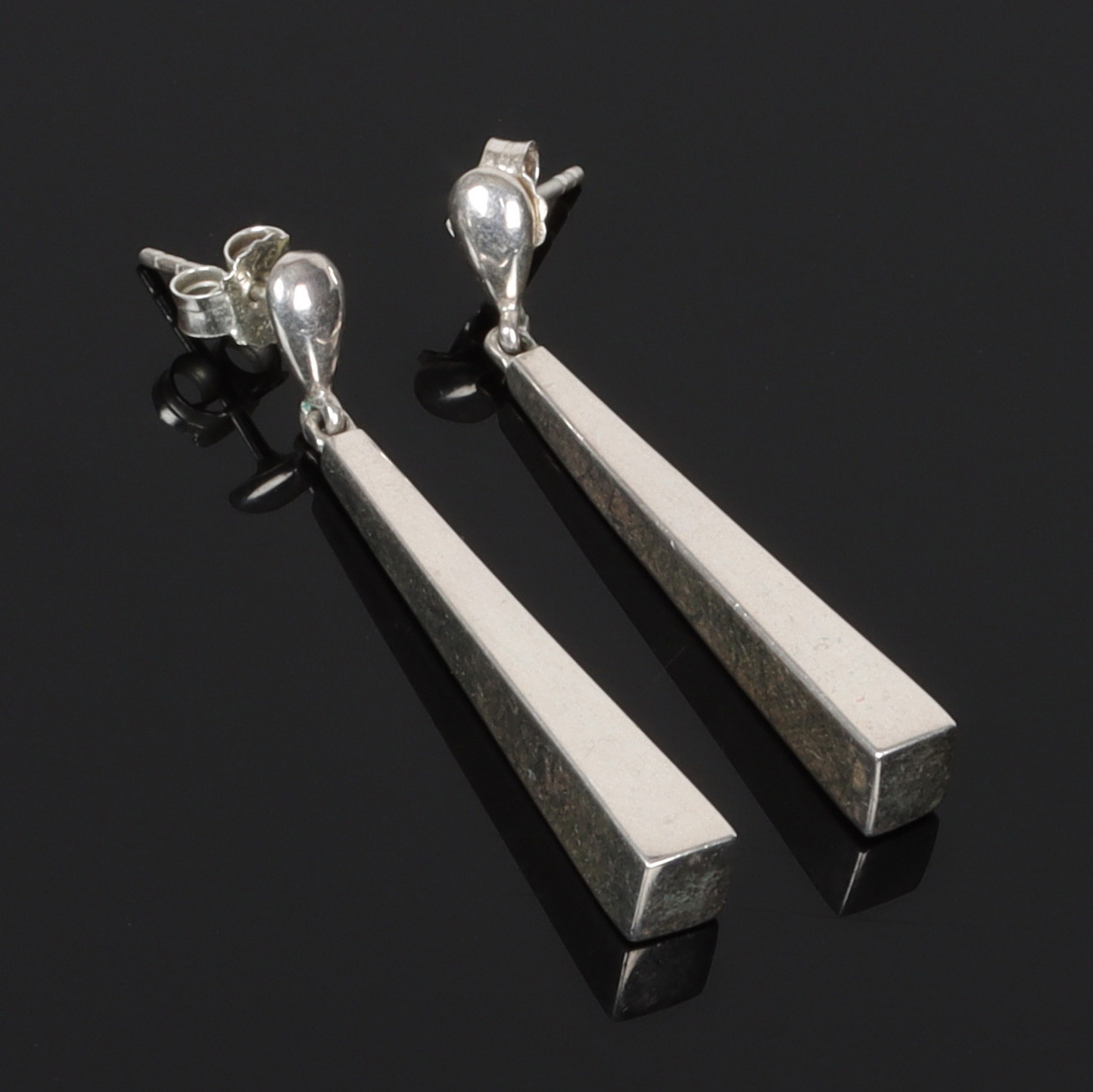 (6C26) ÖRHÄNGEN, ett par, Sterling silver, Guldfynd. 2000-tal.