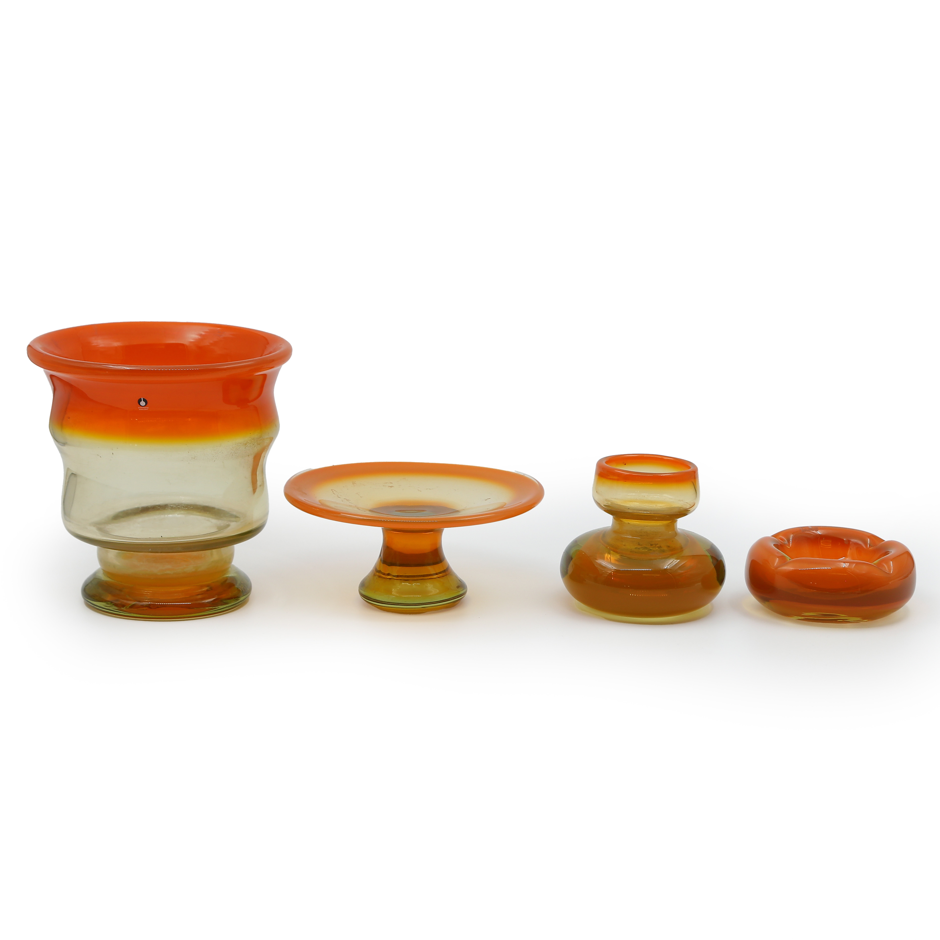 EVA ENGLUND. (1937-1998) PUKEBERG, KONSTGLAS, 4 DELAR, 1900-TAL.