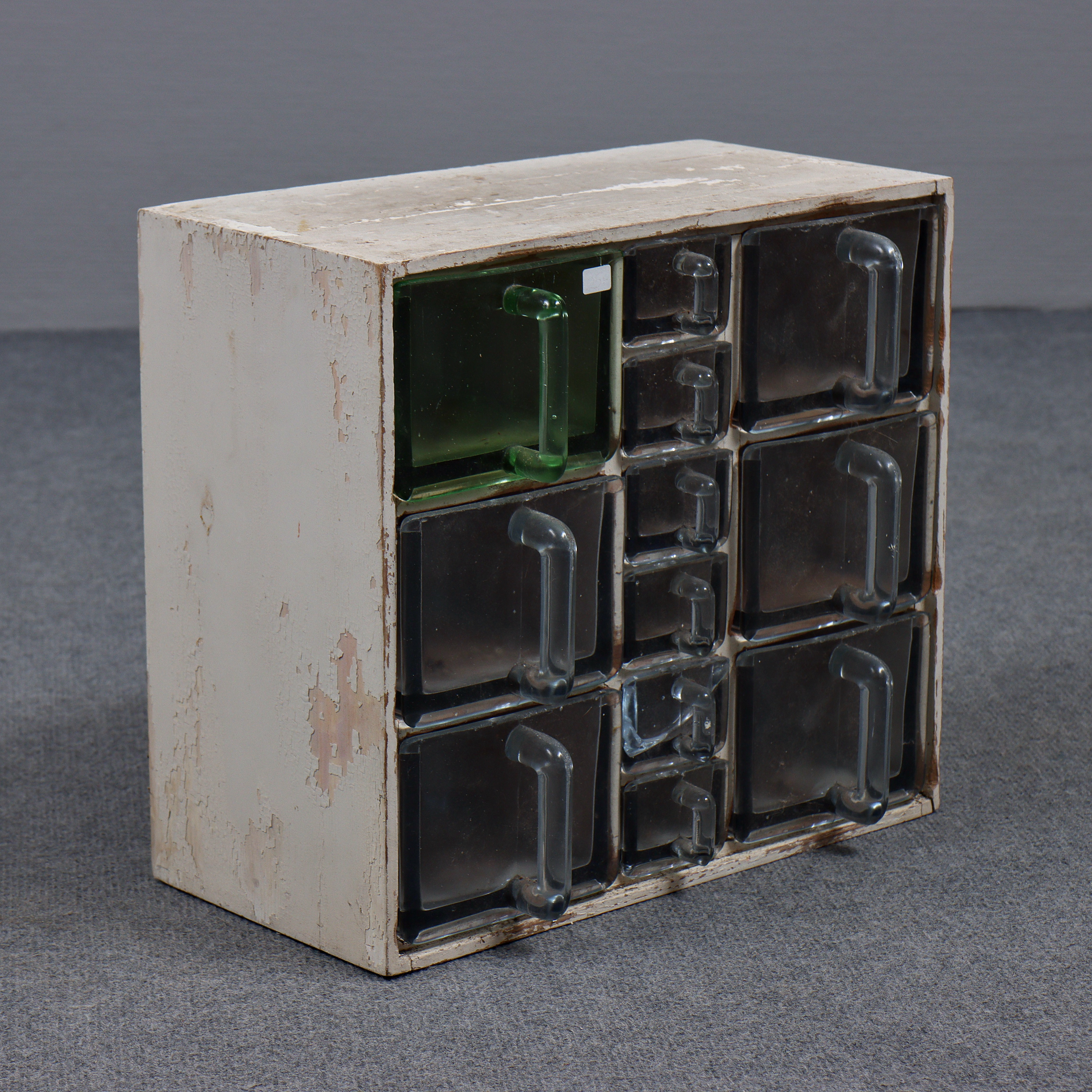 SPECERIHYLLA / KRYDDHYLLA, SKEPPOR I GLAS, 1900-TAL.