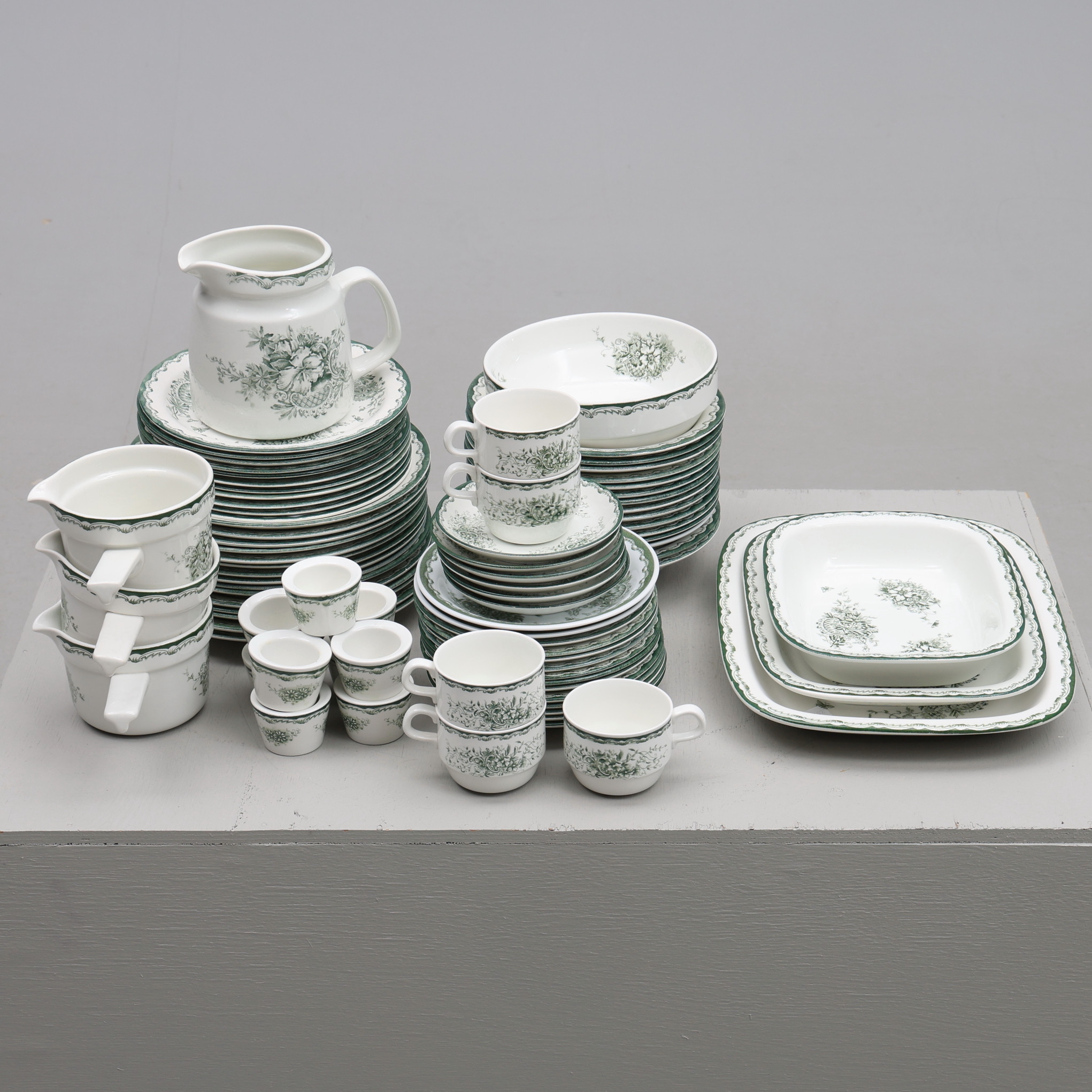 SERVISDELAR, 77 delar, porslin, "Gröna Anna", Rörstrand.