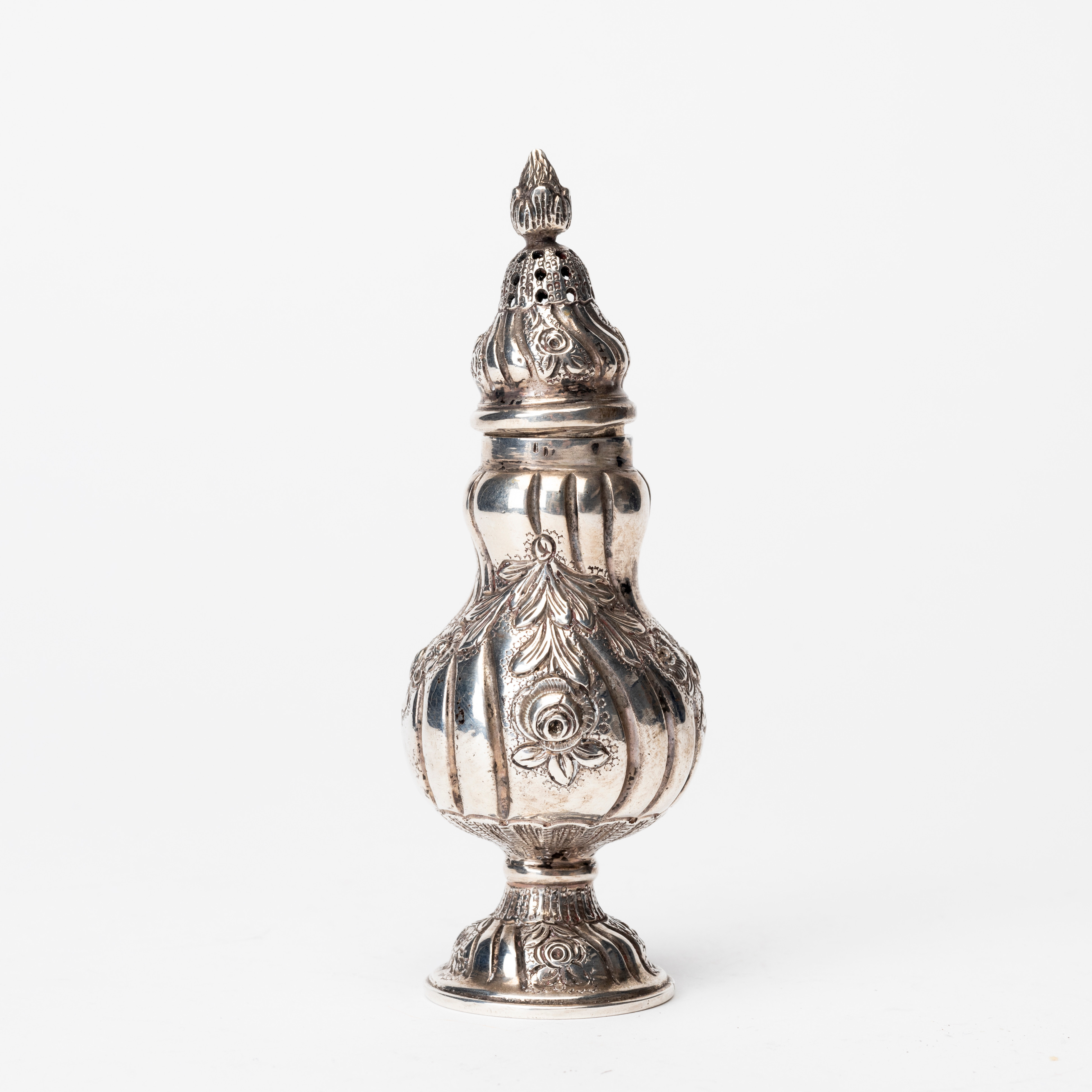 SALTSTRÖARE, silver, rokokostil, svensk import, 1900-tal.