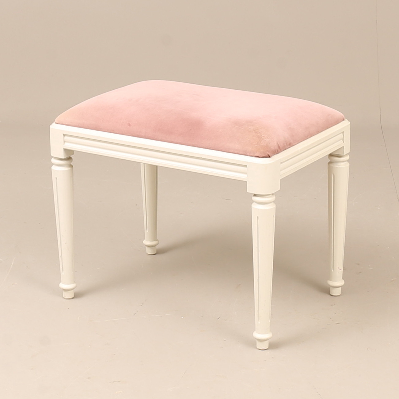 PALL, trä, gustaviansk stil, 1900-talets senare del.