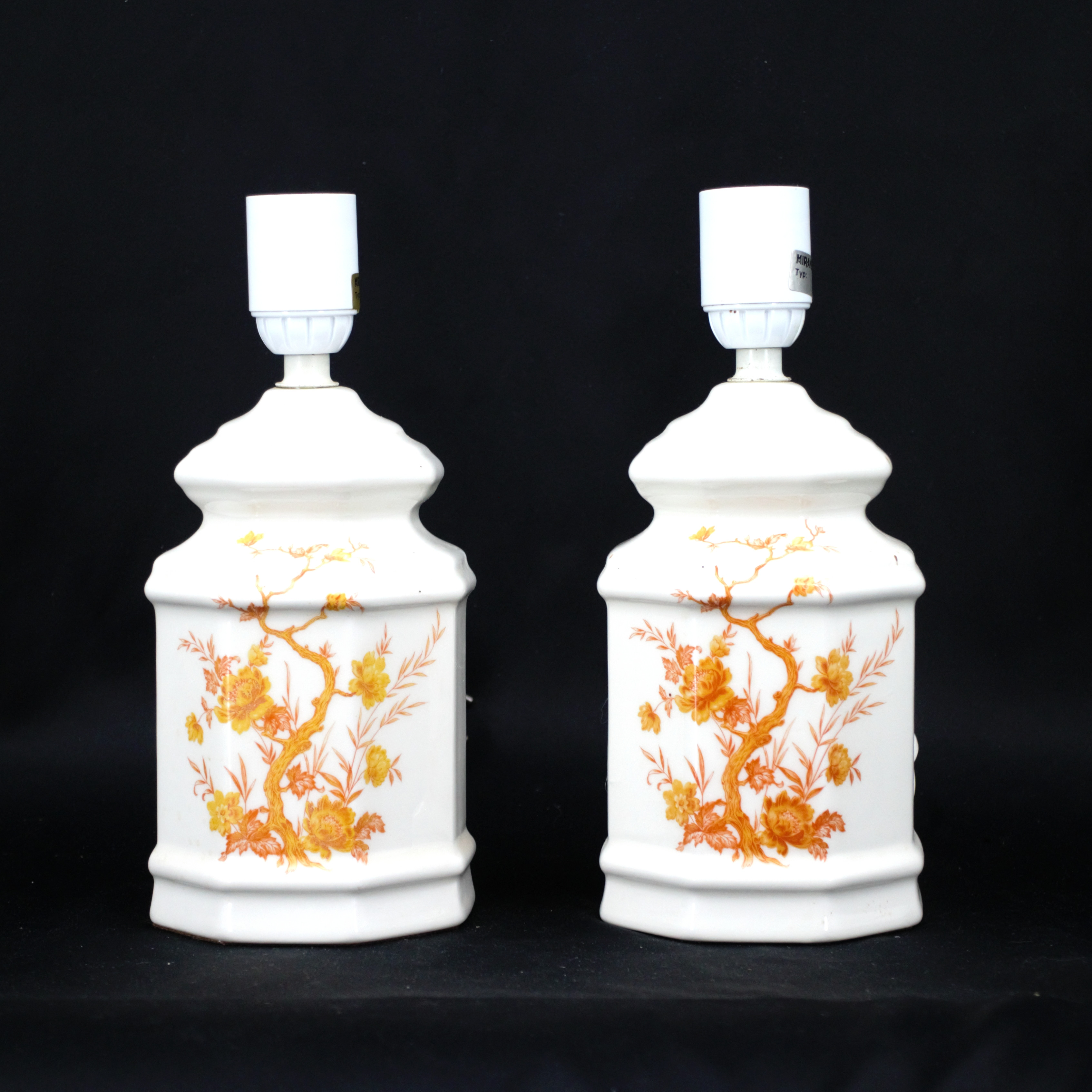 BORDSLAMPOR, ett par, porslin, Miranda, nutida.