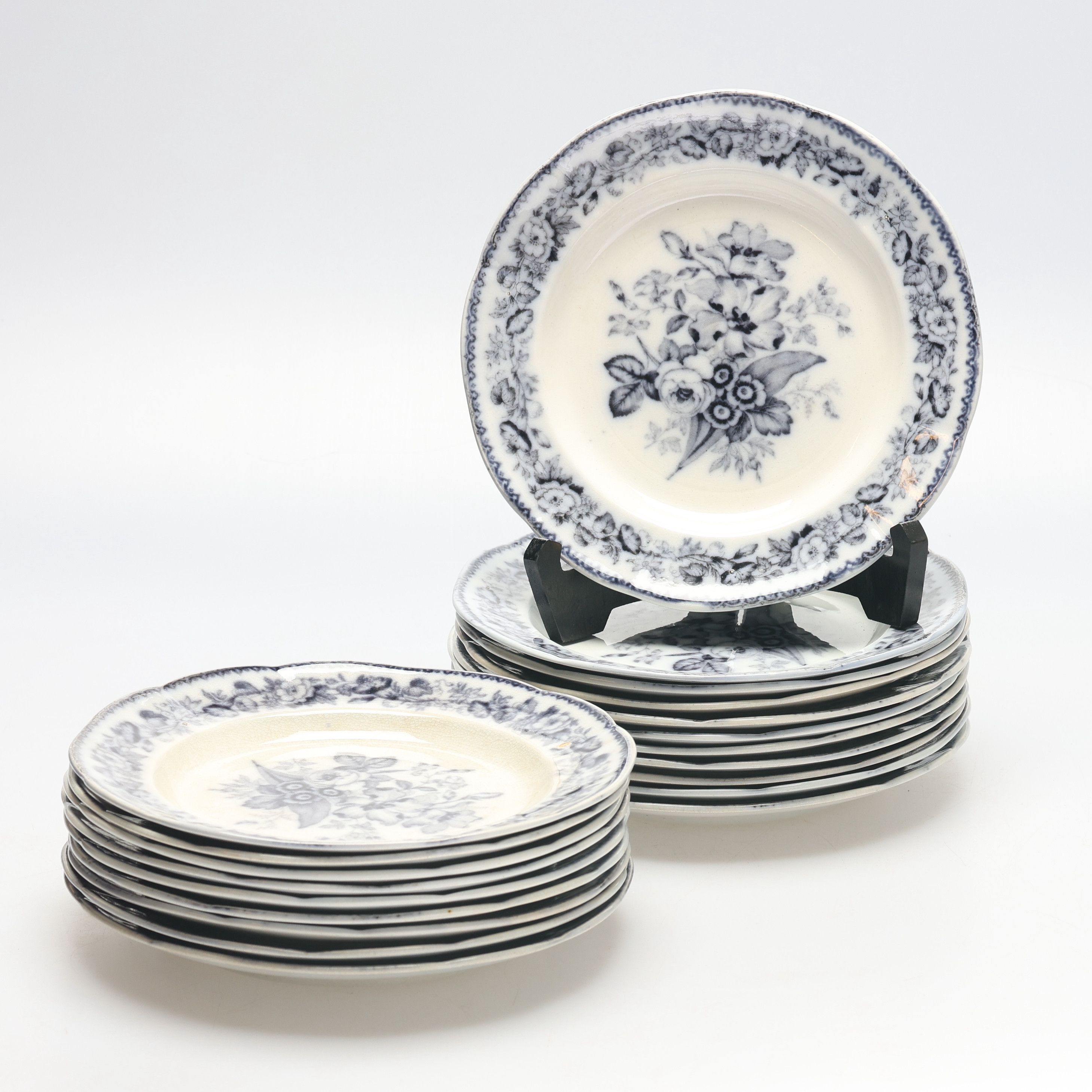 TALLRIKAR, 20 st, "Florilla", Gustafsberg, 1860-1888, enligt säljares uppgift proveniens Ivar Kreuger (1880–1932).