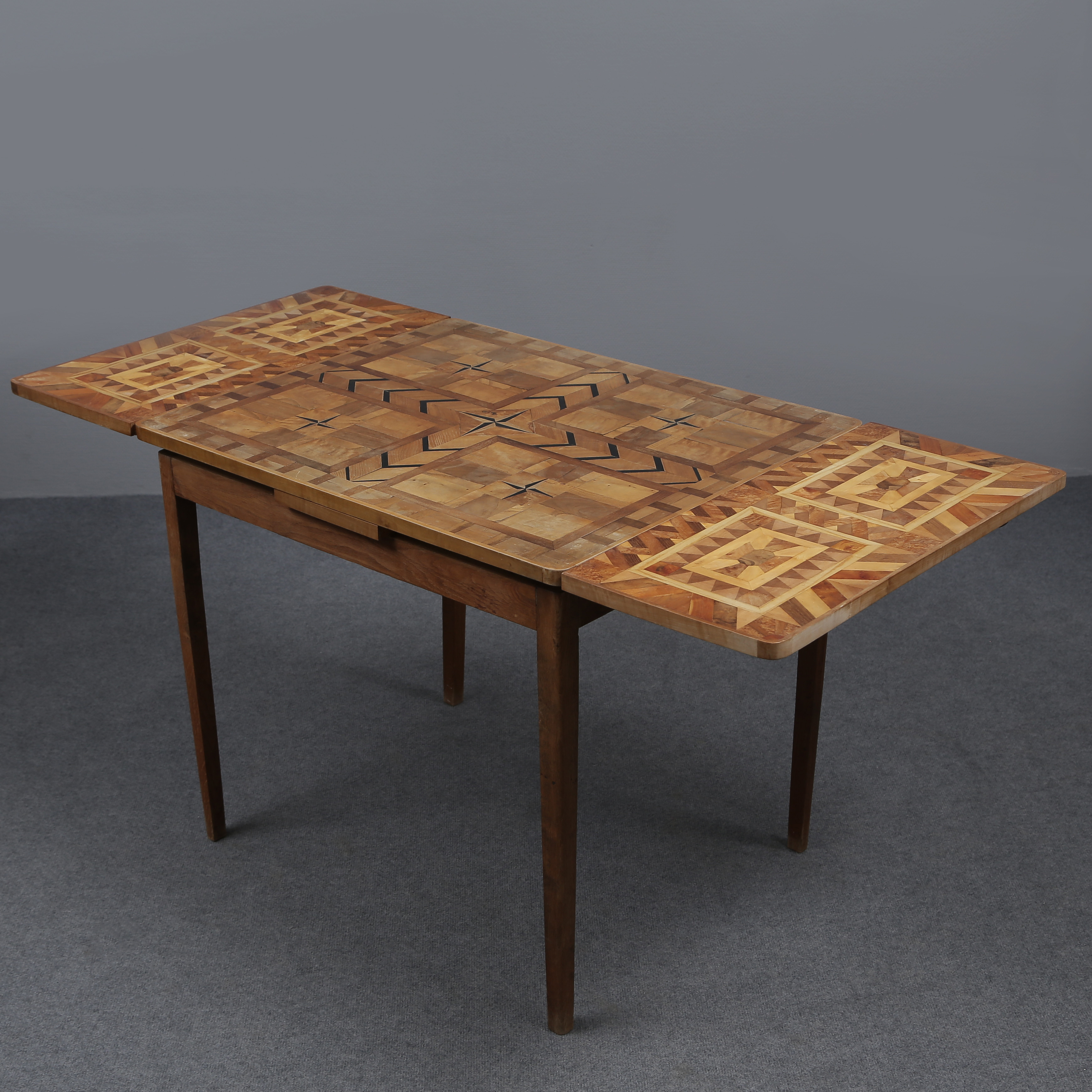 BORD, BLANDTRÄ, MÖBELSNICKARE ÖLAND, TILLVERKAT CA 1950.