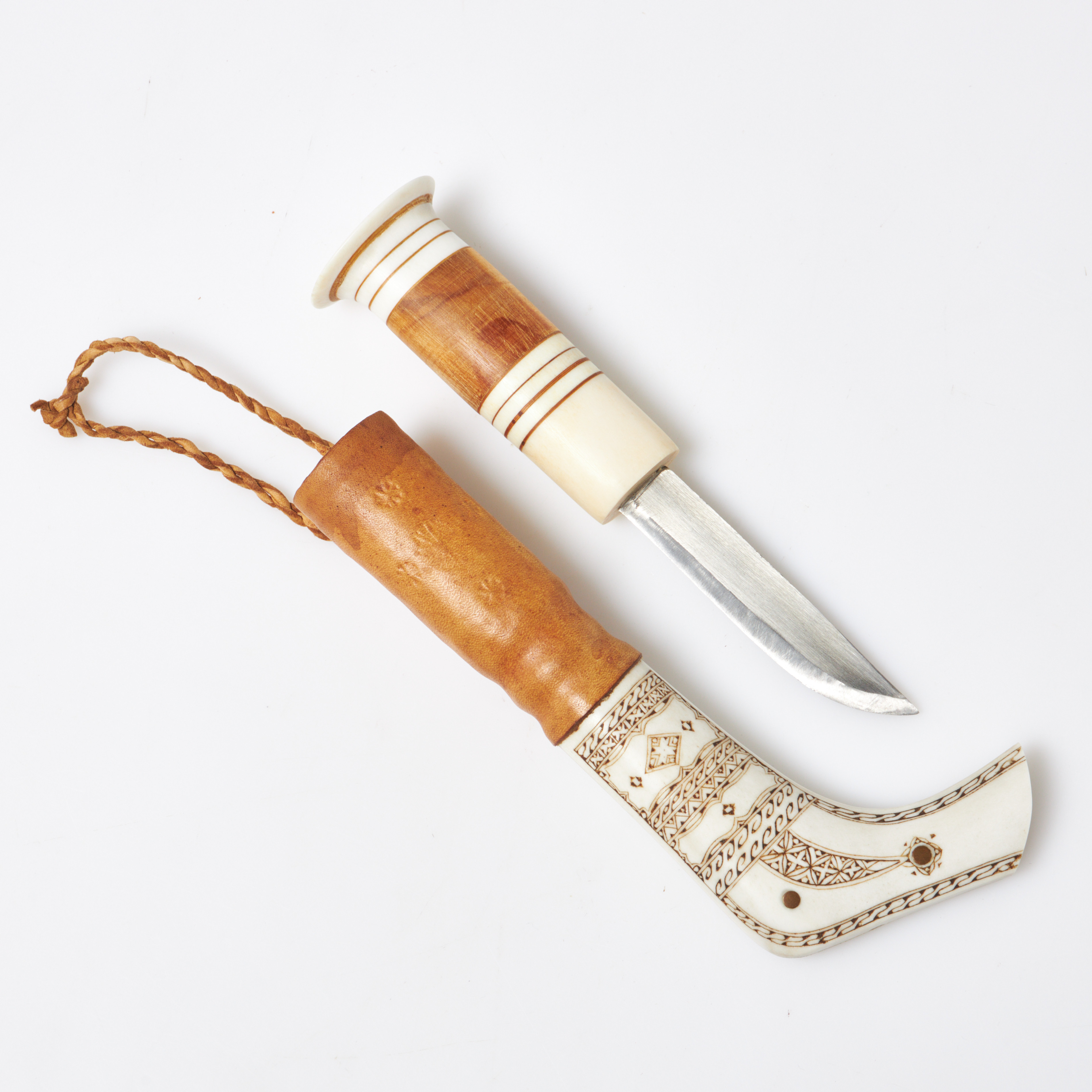 ANDERS WILLIAM POKKA. kniv, halvhorn, Kiruna.