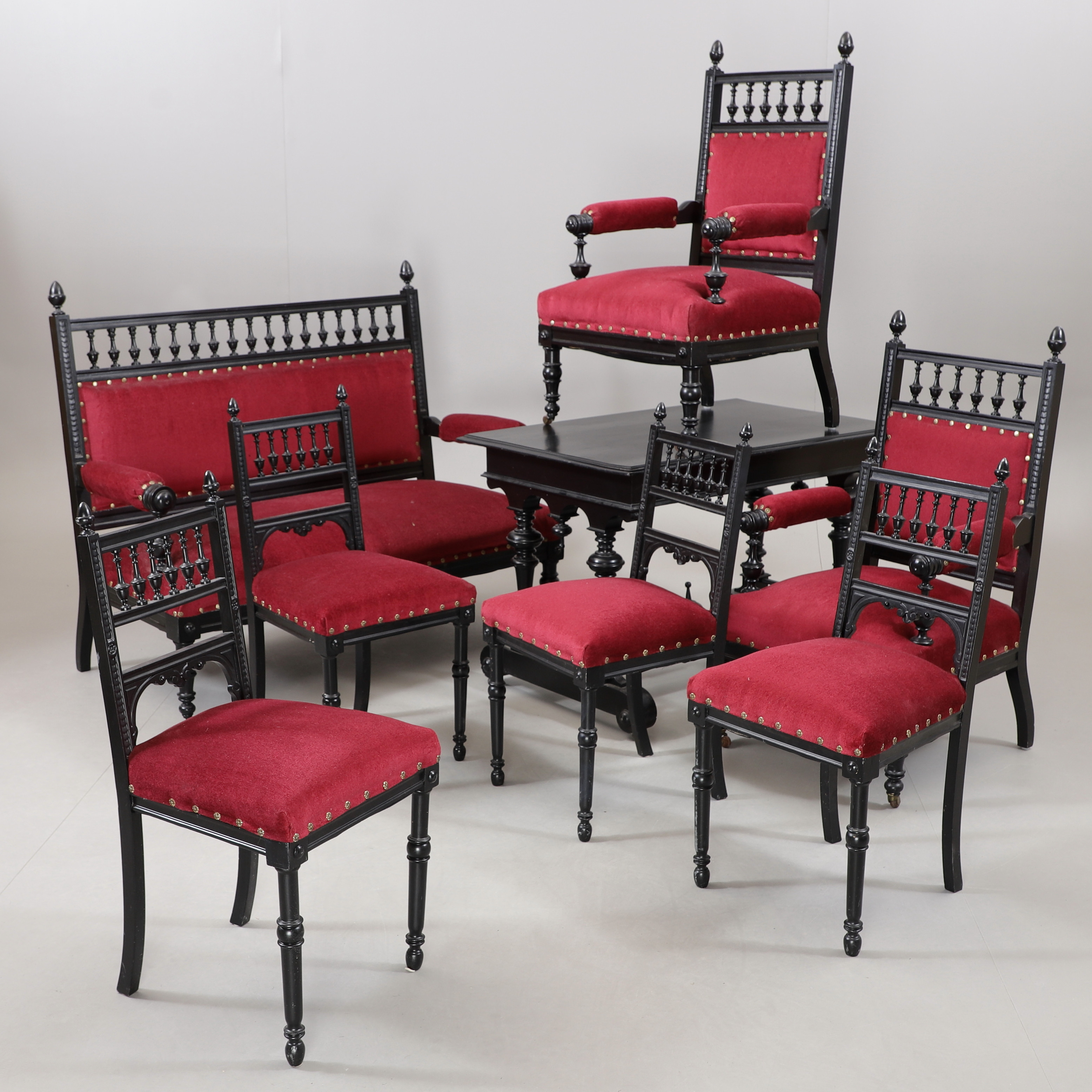 FÖRMAKSMÖBEL, 8 delar, nyrenässans, omkring 1900.