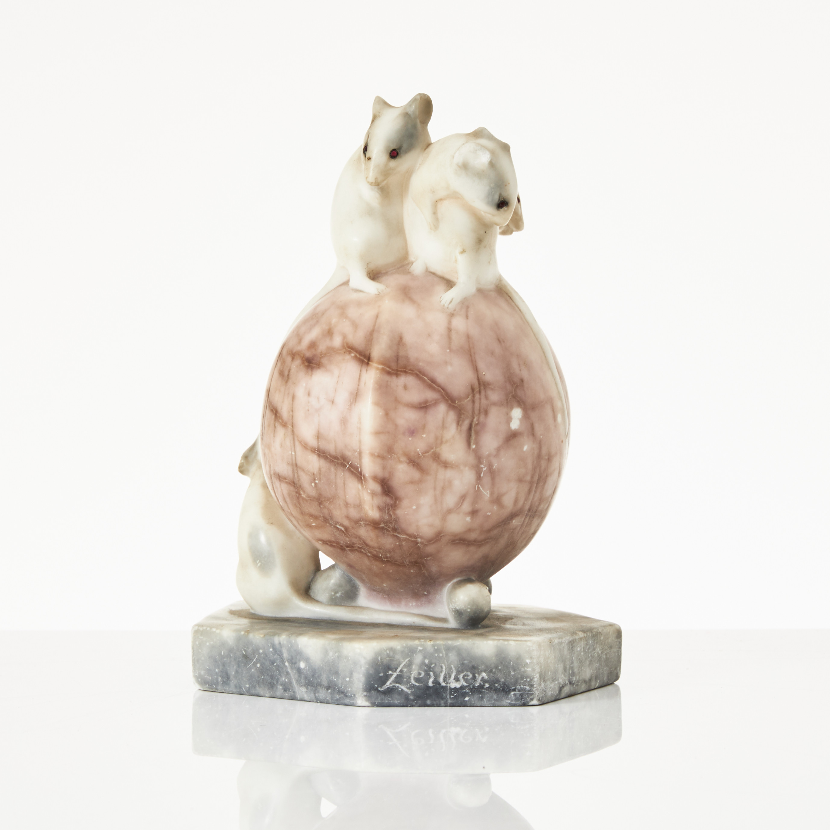 PAUL ZEILLER ( TYS 1880-1915). Skulptur, möss i frukt, målad alabaster, sockel singerad Zeiller.