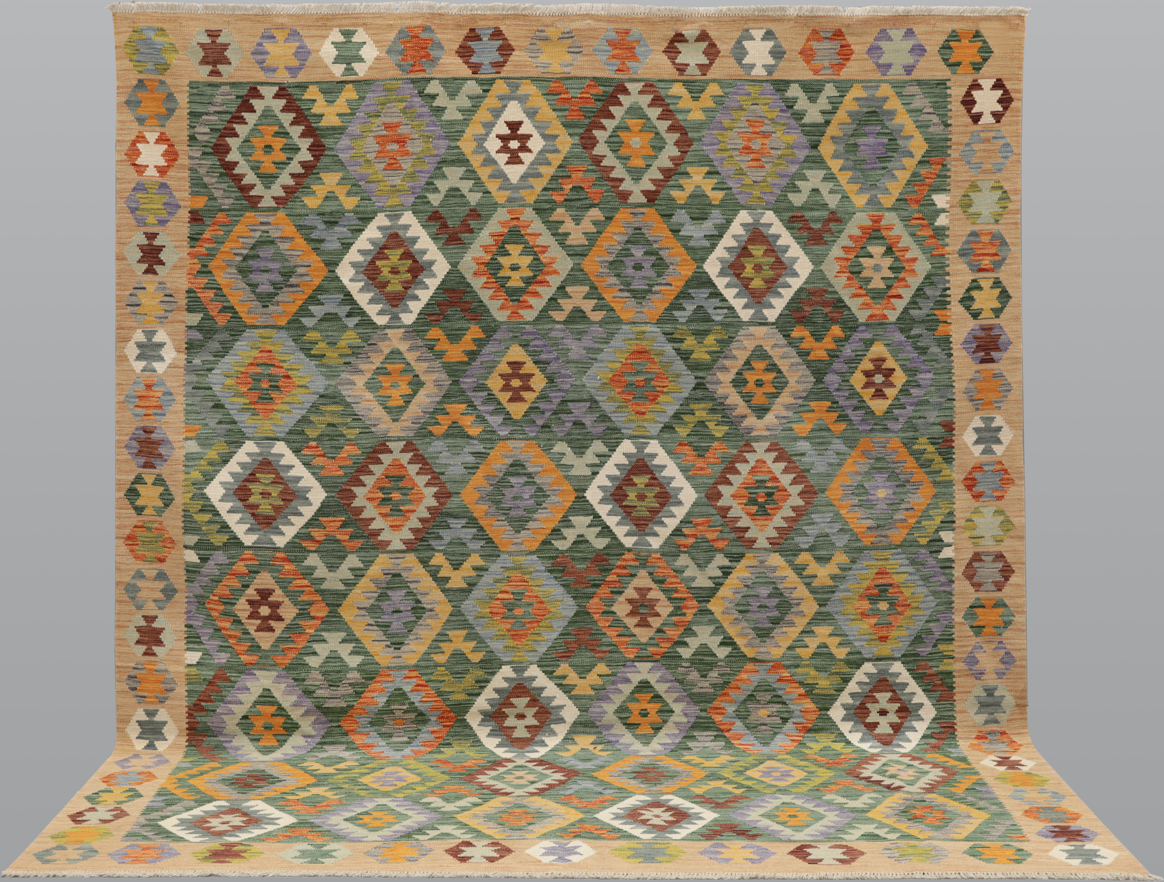 MATTA. Kelim klassisk design, 290 x 250 cm.