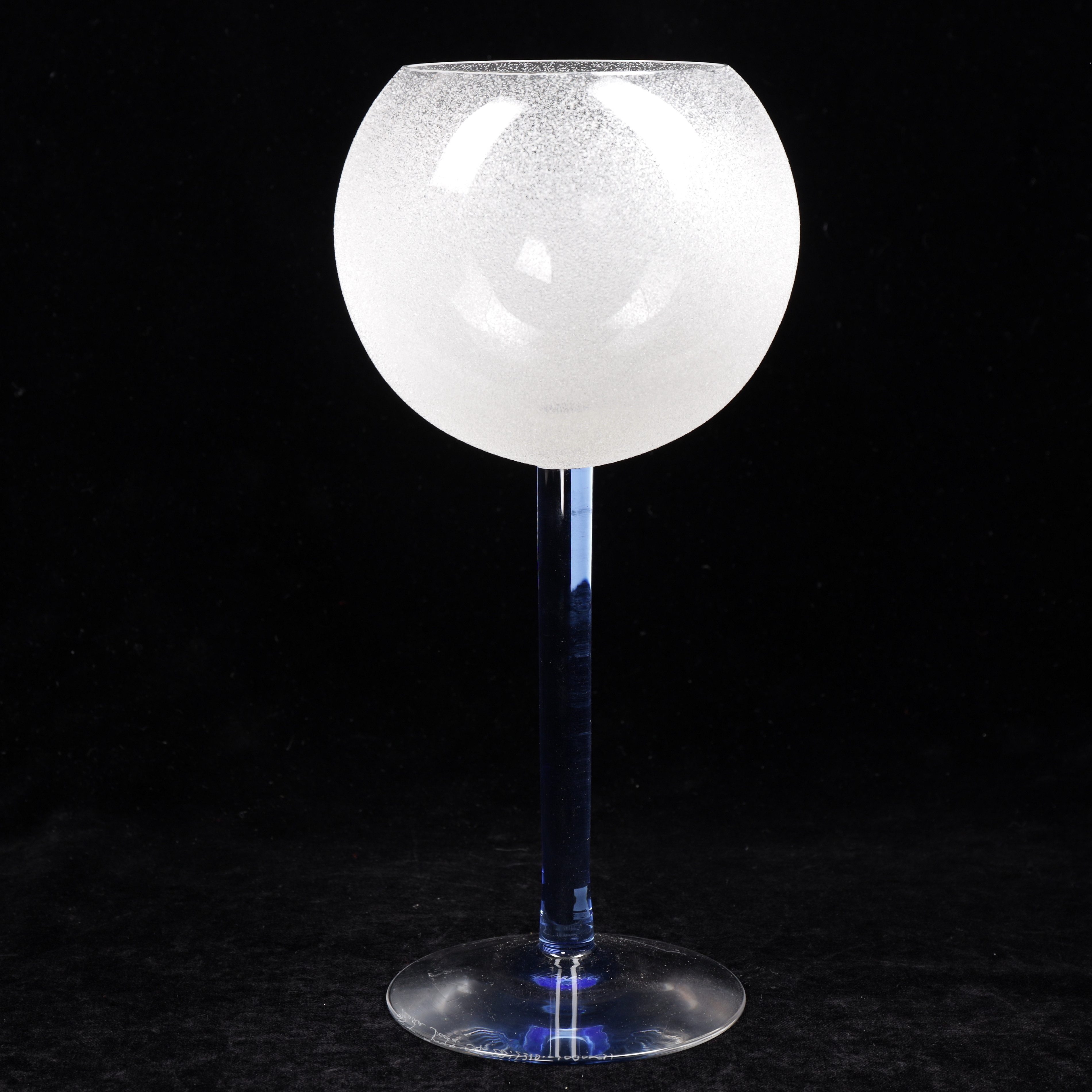 ANNE NILSSON. Ljuslykta, glas, "High Lights" Kosta Boda, signerad.